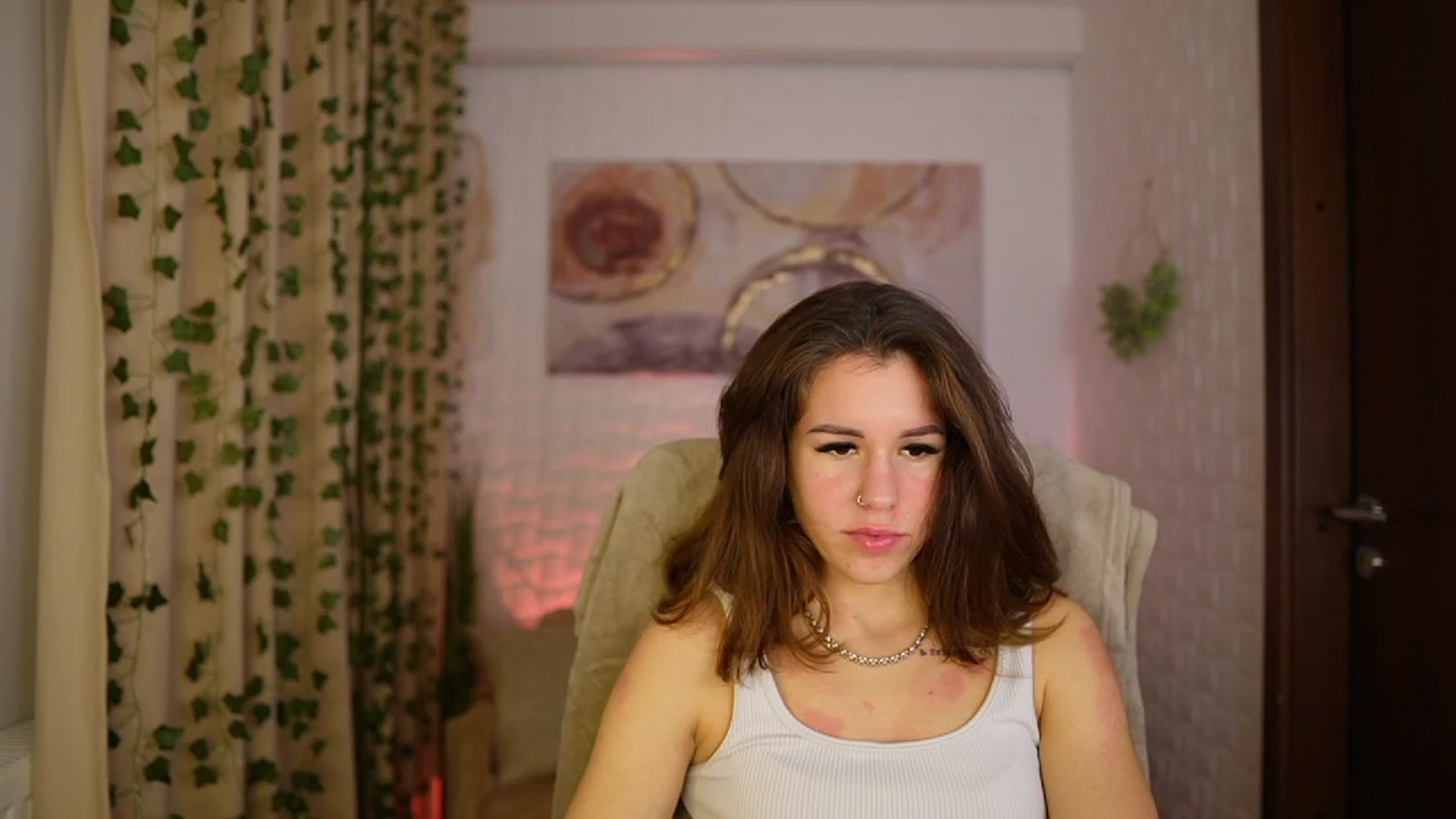 Gallery image thumbnail from Alyssa_Hall's myfreecams stream on, 11/29/2024, 15:46 image 10 of 20