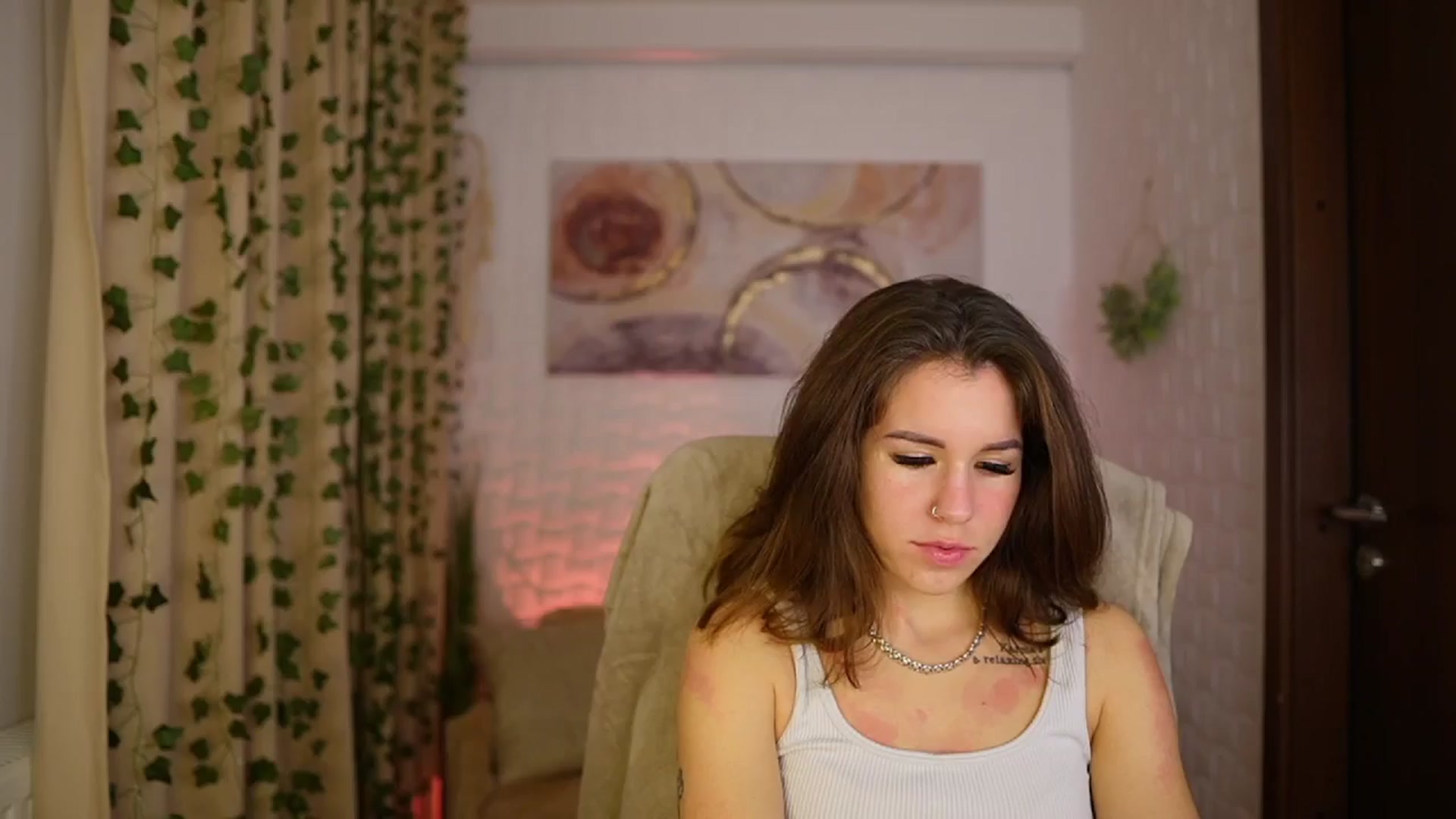 Gallery image thumbnail from Alyssa_Hall's myfreecams stream on, 11/29/2024, 15:46 image 6 of 20