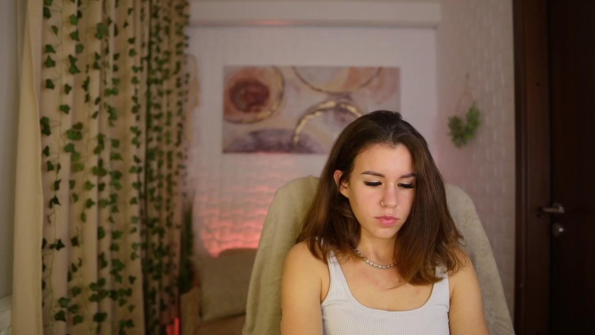 Gallery image thumbnail from Alyssa_Hall's myfreecams stream on, 11/29/2024, 17:41 image 14 of 20