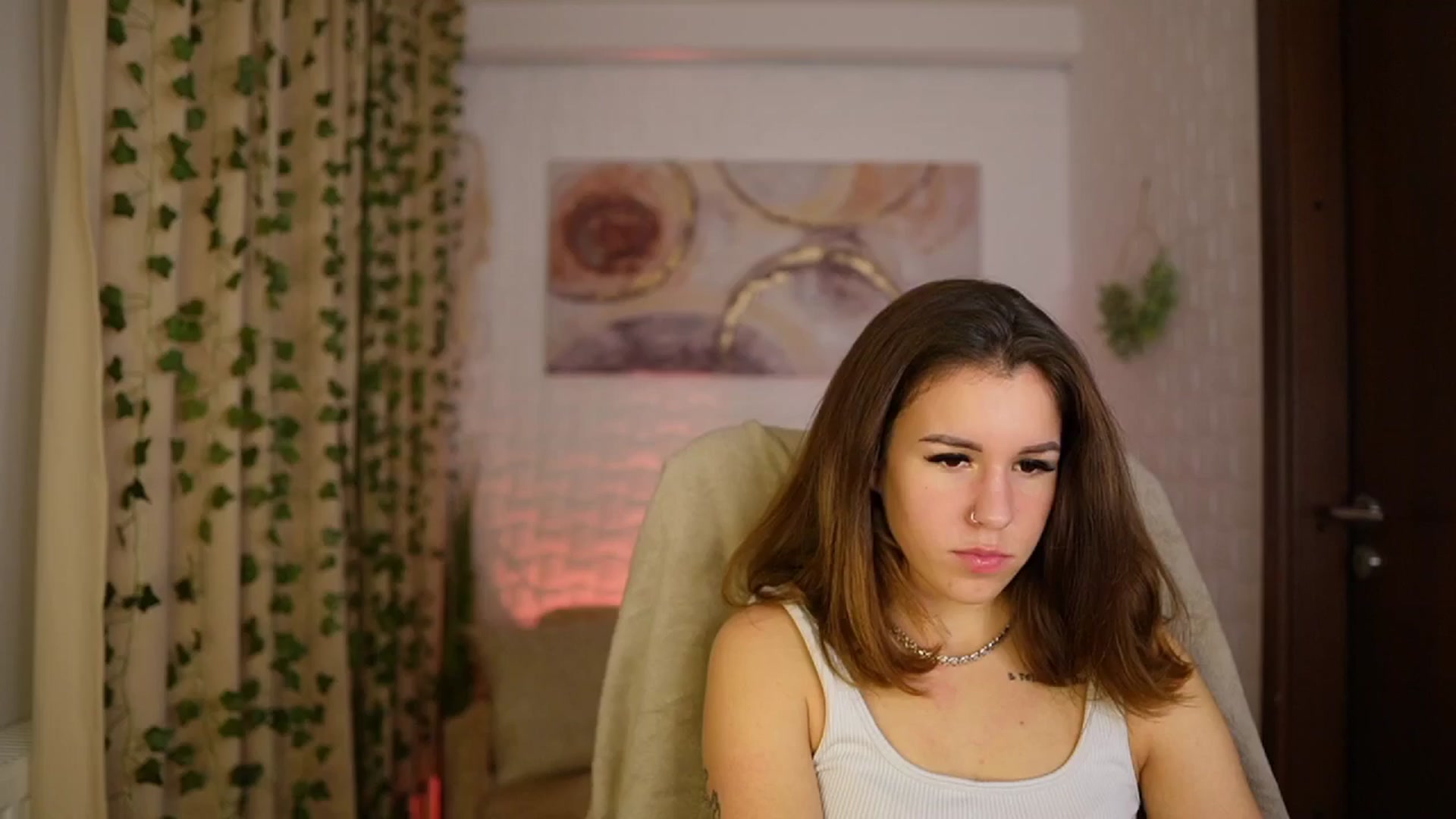 Gallery image thumbnail from Alyssa_Hall's myfreecams stream on, 11/29/2024, 18:57 image 1 of 20