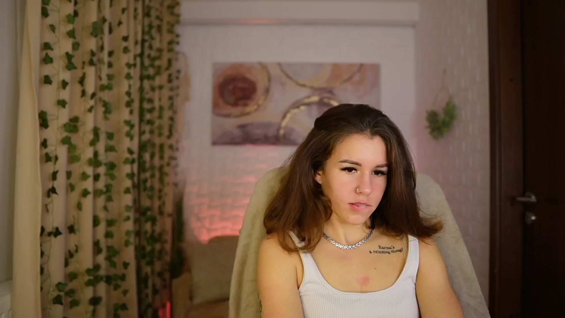 Gallery image thumbnail from Alyssa_Hall's myfreecams stream on, 11/29/2024, 18:57 image 7 of 20