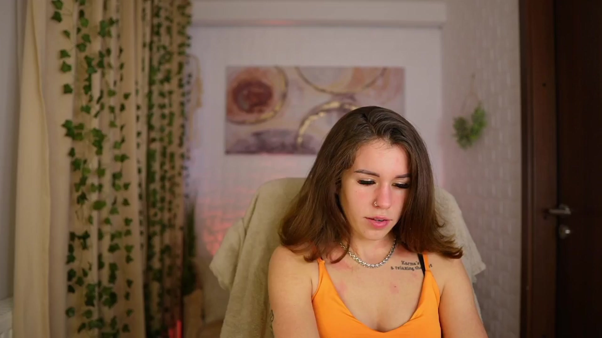 Gallery image thumbnail from Alyssa_Hall's myfreecams stream on, 11/30/2024, 15:03 image 2 of 20