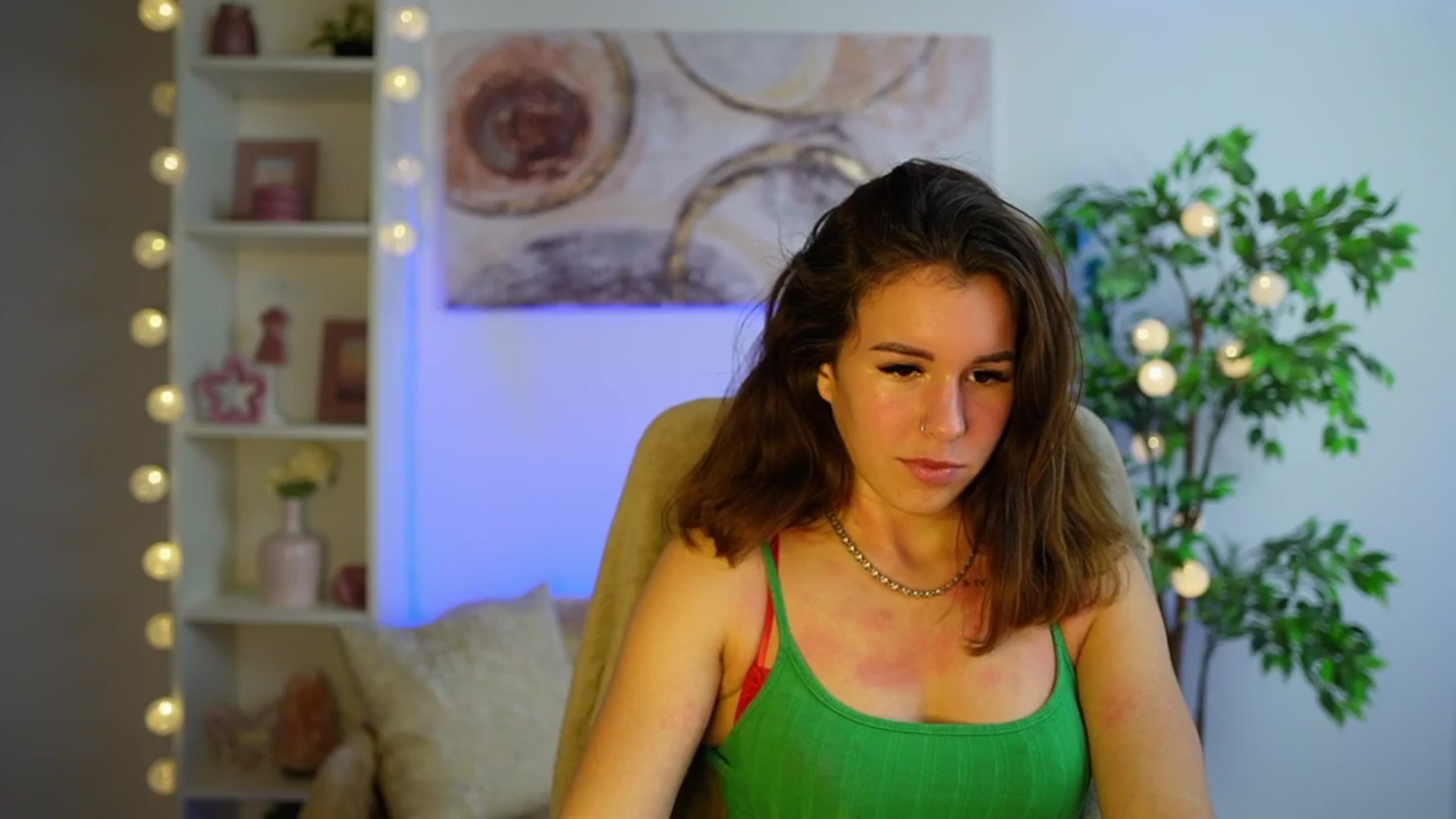 Gallery image thumbnail from Alyssa_Hall's myfreecams stream on, 12/05/2024, 16:07 image 2 of 20