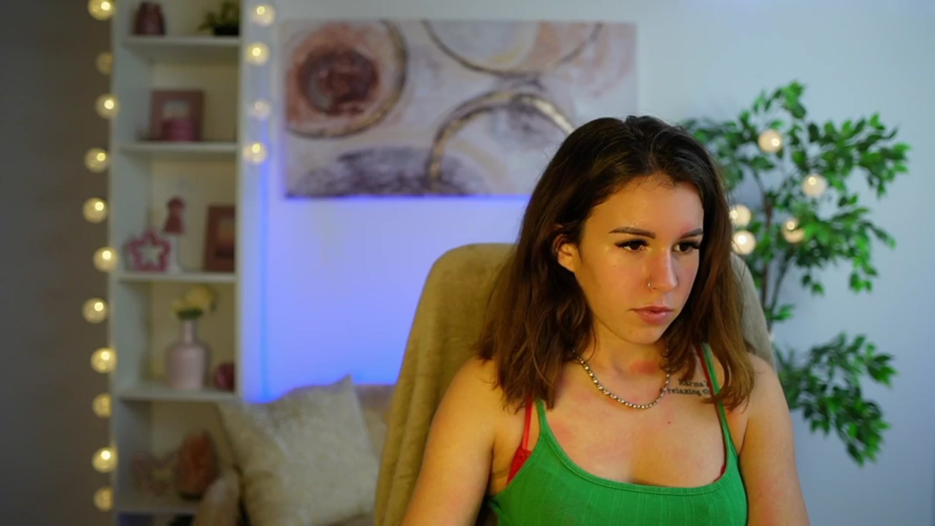 Gallery image thumbnail from Alyssa_Hall's myfreecams stream on, 12/05/2024, 16:07 image 8 of 20
