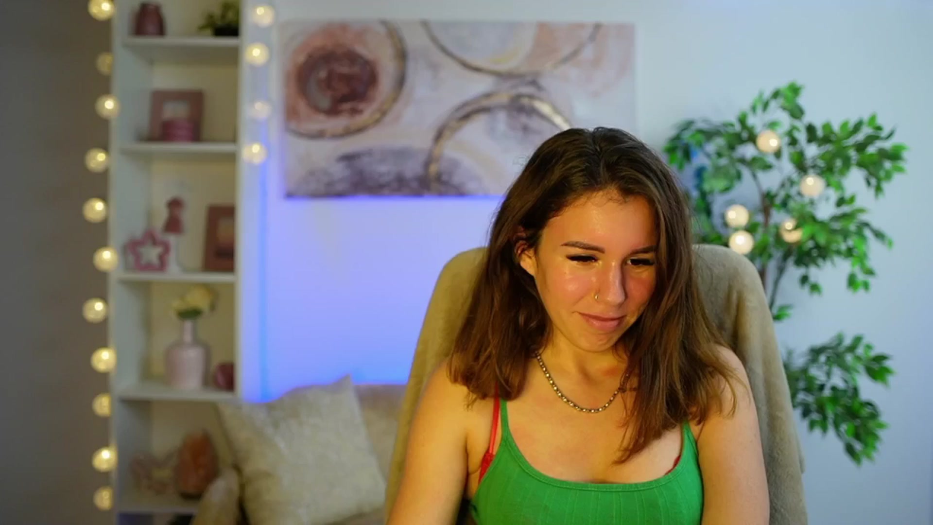 Gallery image thumbnail from Alyssa_Hall's myfreecams stream on, 12/05/2024, 16:07 image 11 of 20