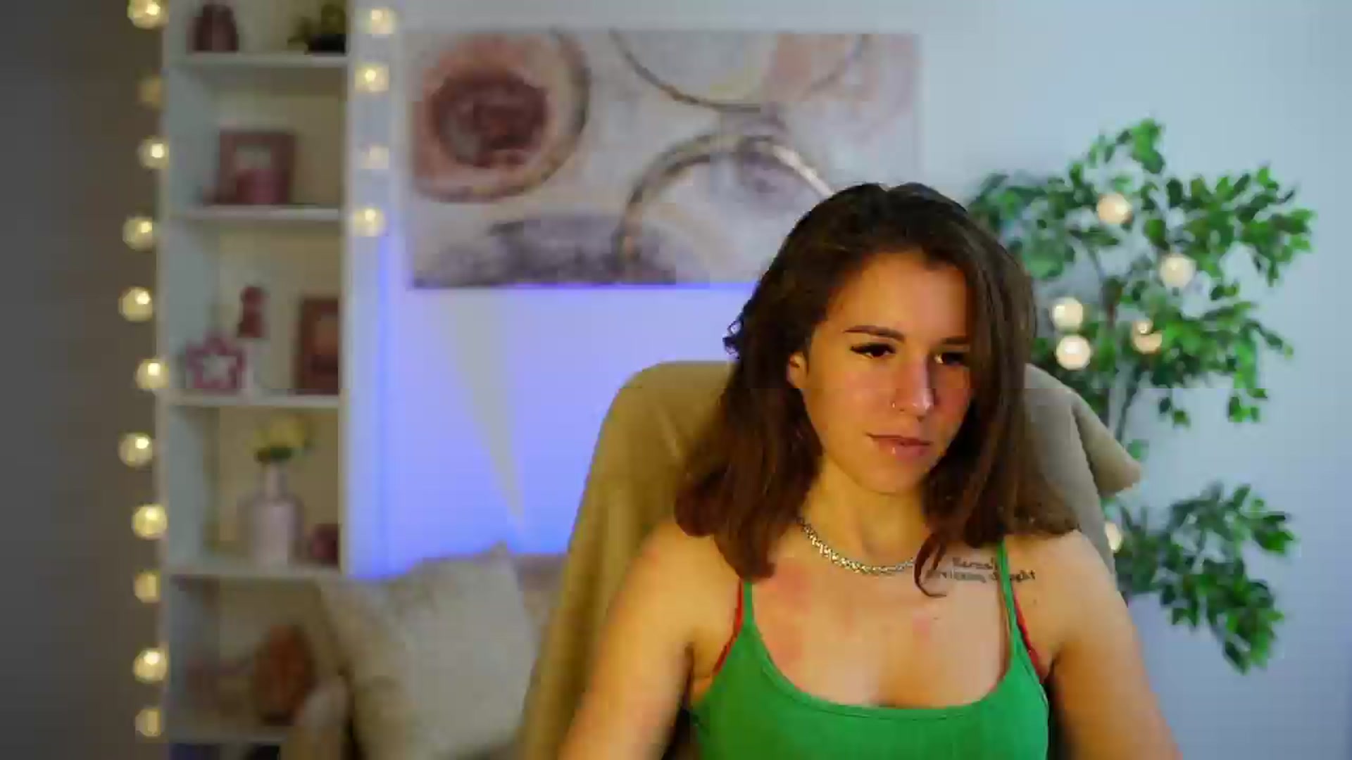 Gallery image thumbnail from Alyssa_Hall's myfreecams stream on, 12/05/2024, 19:04 image 13 of 20