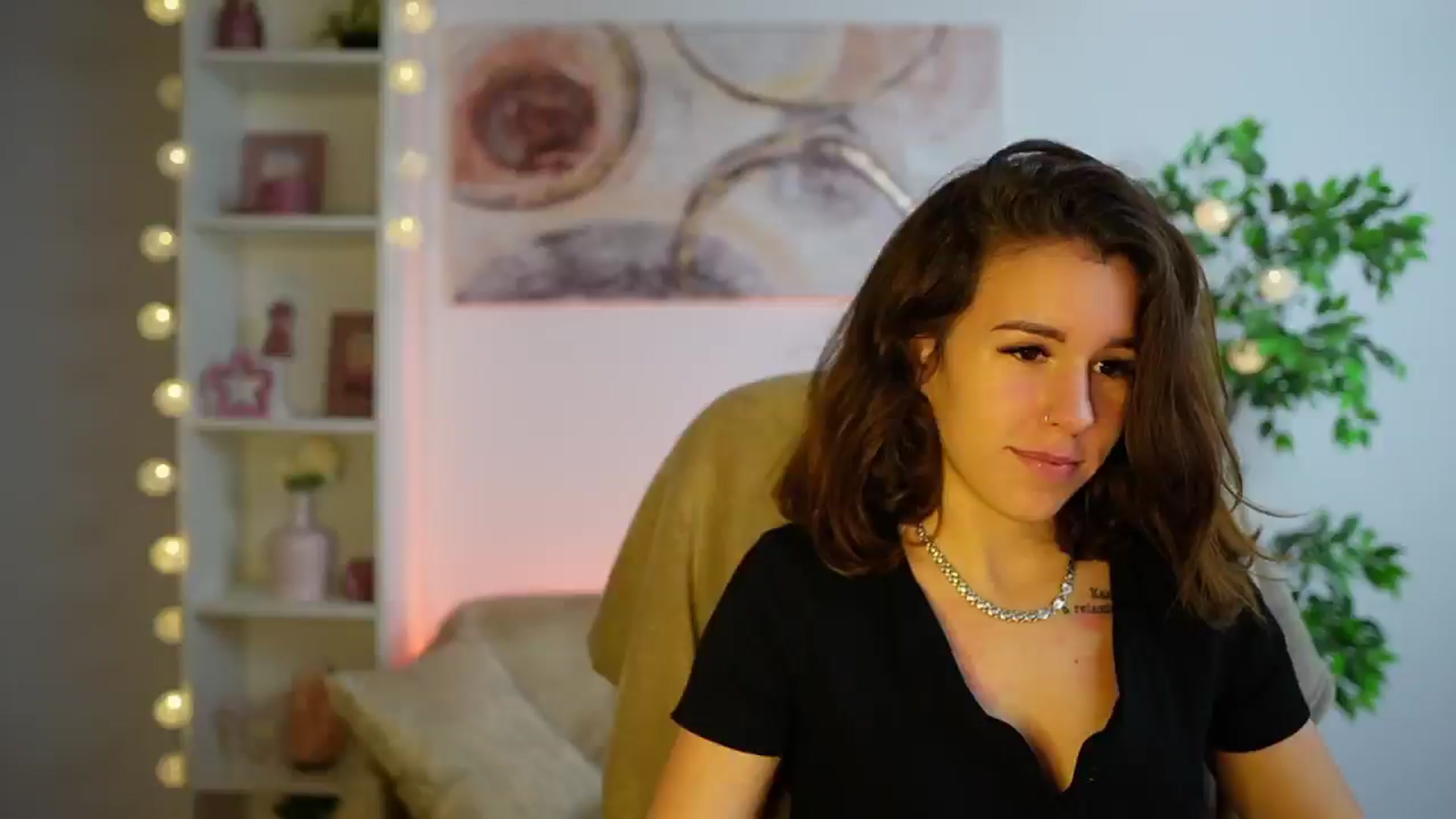 Gallery image thumbnail from Alyssa_Hall's myfreecams stream on, 12/08/2024, 17:52 image 2 of 20