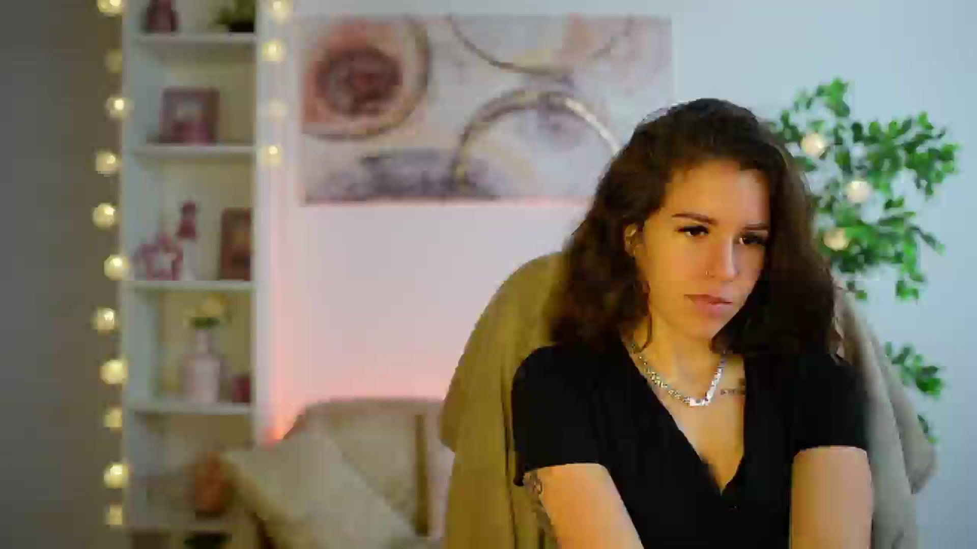 Gallery image thumbnail from Alyssa_Hall's myfreecams stream on, 12/08/2024, 17:52 image 11 of 20