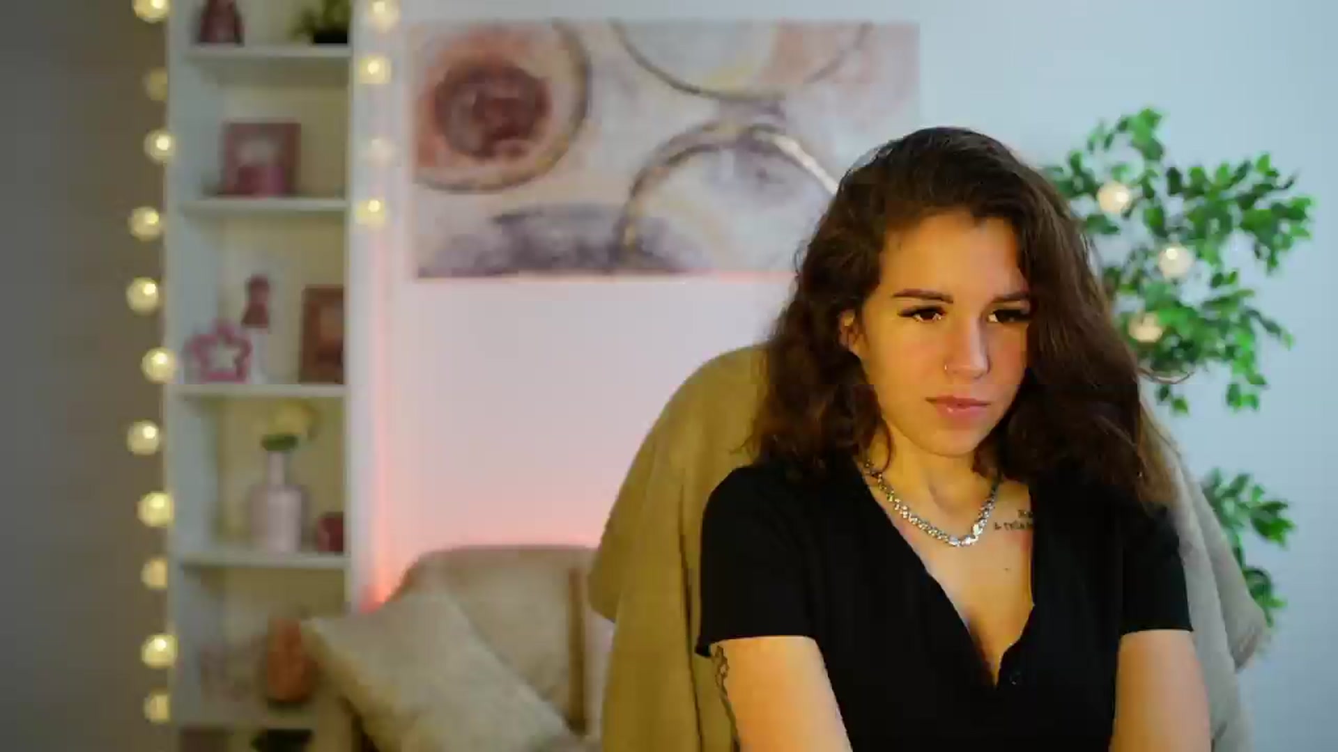 Gallery image thumbnail from Alyssa_Hall's myfreecams stream on, 12/08/2024, 17:52 image 10 of 20