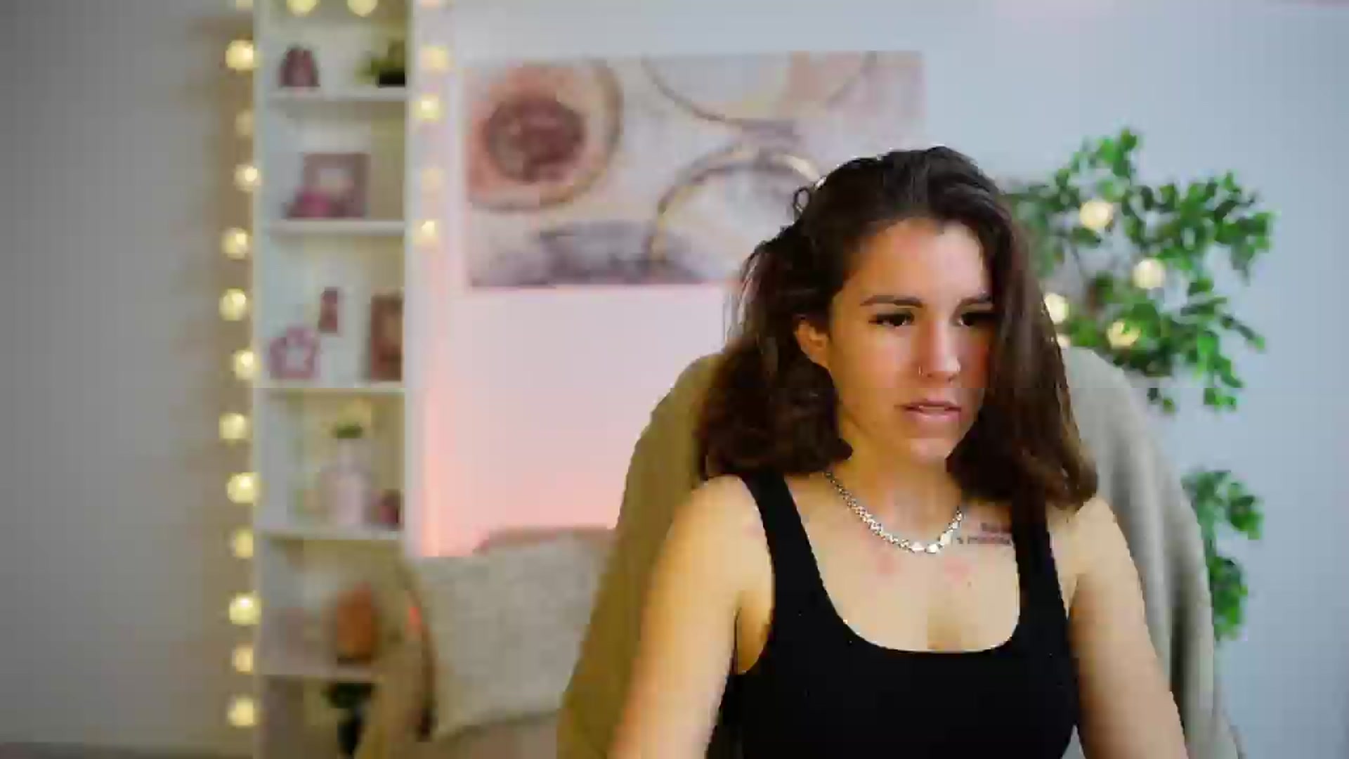 Gallery image thumbnail from Alyssa_Hall's myfreecams stream on, 12/12/2024, 18:51 image 11 of 20