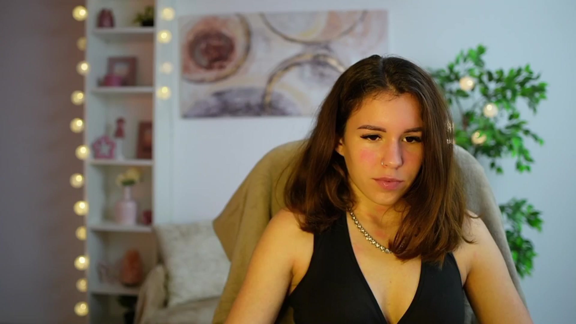 Gallery image thumbnail from Alyssa_Hall's myfreecams stream on, 12/13/2024, 15:06 image 5 of 20