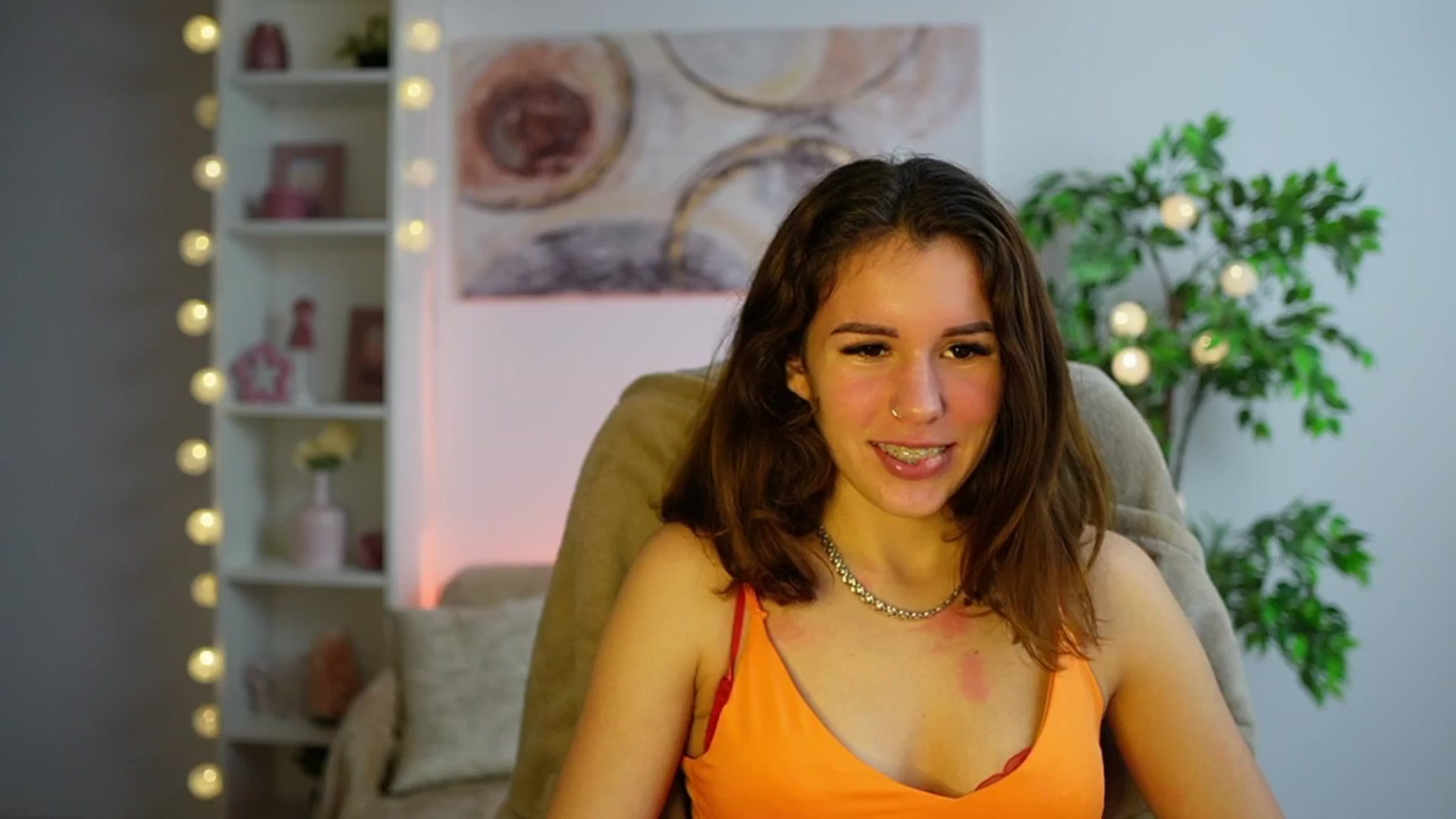 Gallery image thumbnail from Alyssa_Hall's myfreecams stream on, 12/14/2024, 14:14 image 20 of 20