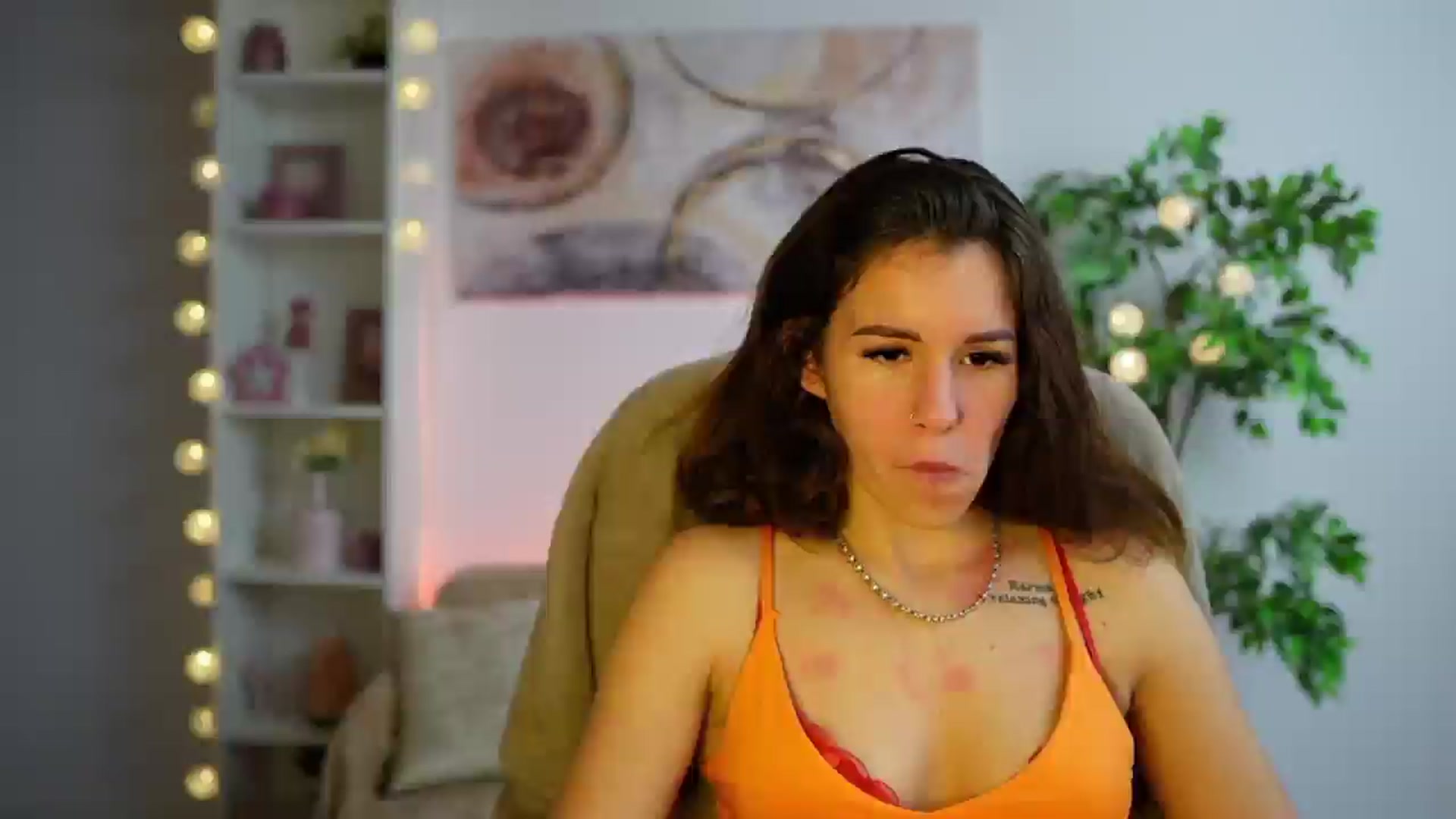 Gallery image thumbnail from Alyssa_Hall's myfreecams stream on, 12/14/2024, 16:35 image 12 of 20