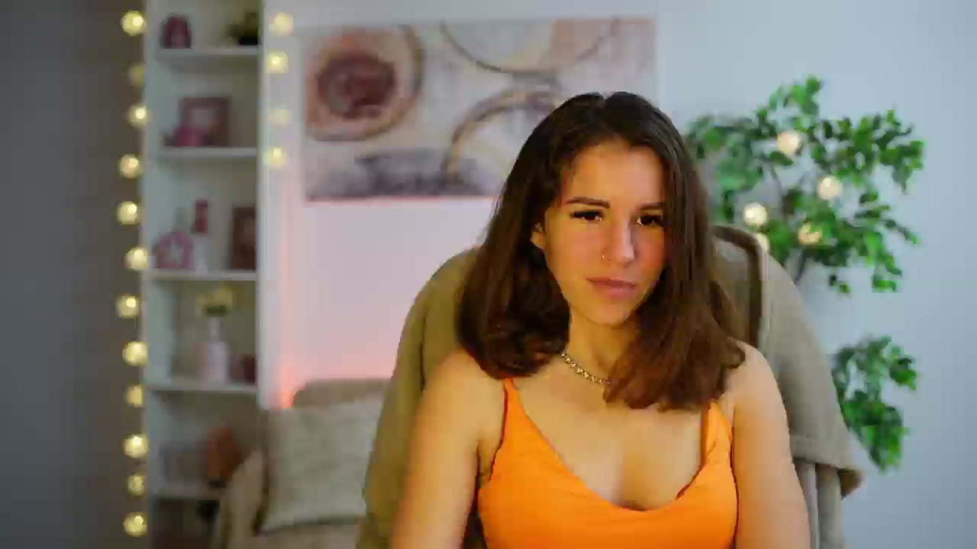 Gallery image thumbnail from Alyssa_Hall's myfreecams stream on, 12/14/2024, 16:35 image 1 of 20