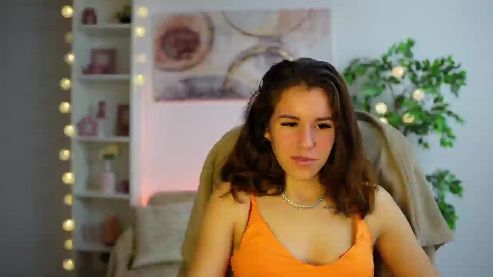 Gallery image thumbnail from Alyssa_Hall's myfreecams stream on, 12/14/2024, 16:35 image 4 of 20