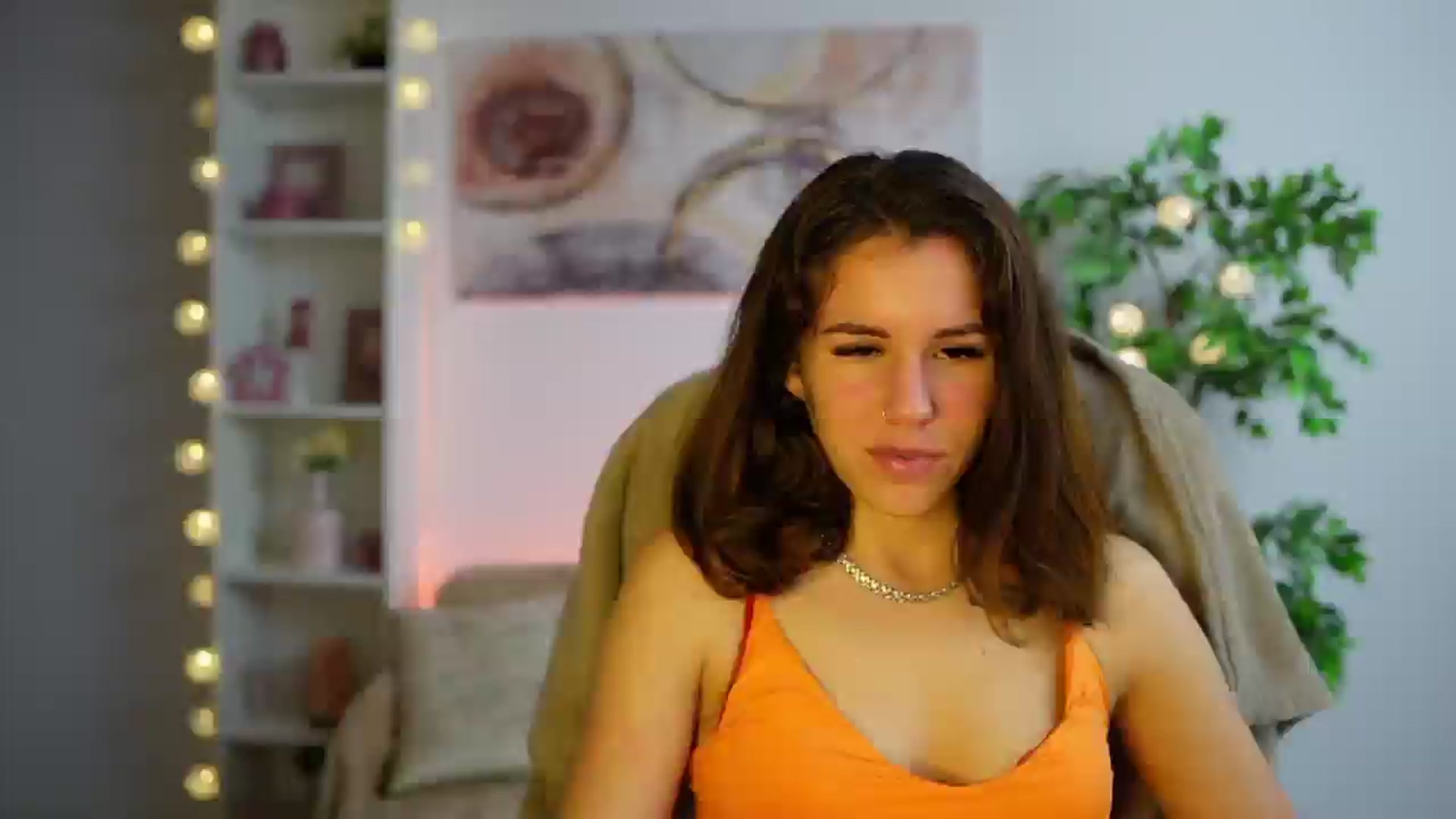 Gallery image thumbnail from Alyssa_Hall's myfreecams stream on, 12/14/2024, 16:35 image 2 of 20