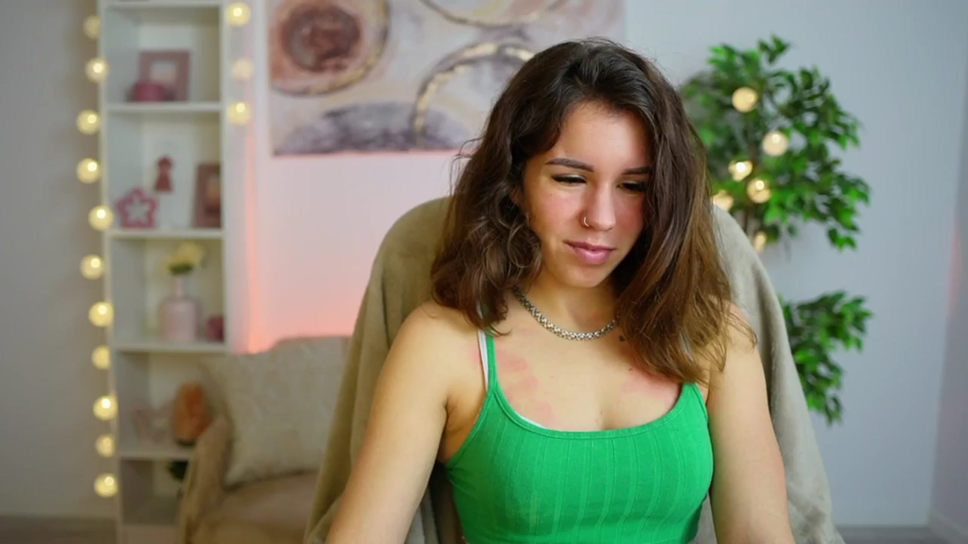 Gallery image thumbnail from Alyssa_Hall's myfreecams stream on, 12/15/2024, 14:41 image 7 of 20