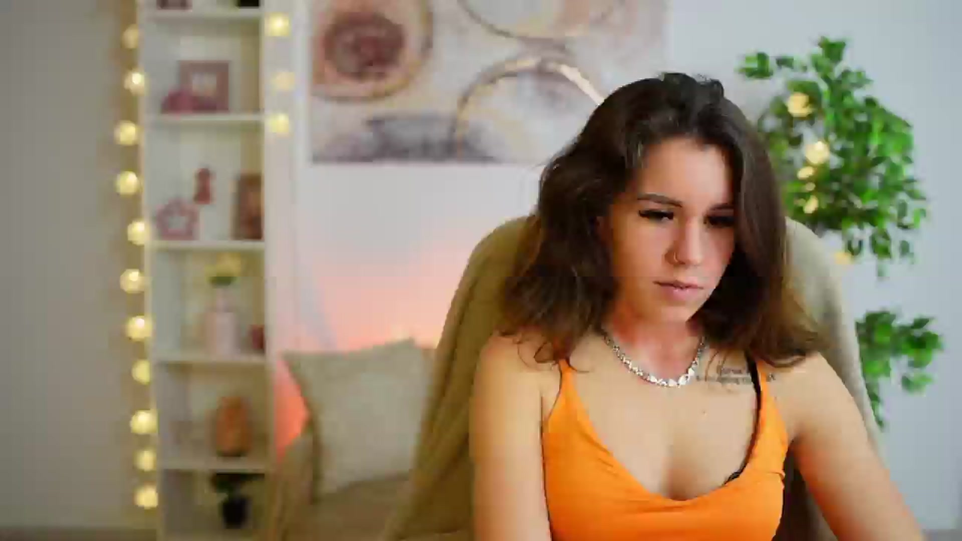 Gallery image thumbnail from Alyssa_Hall's myfreecams stream on, 12/19/2024, 17:53 image 9 of 20