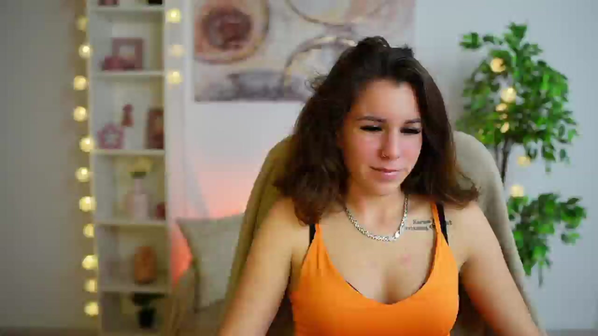 Gallery image thumbnail from Alyssa_Hall's myfreecams stream on, 12/19/2024, 17:53 image 15 of 20