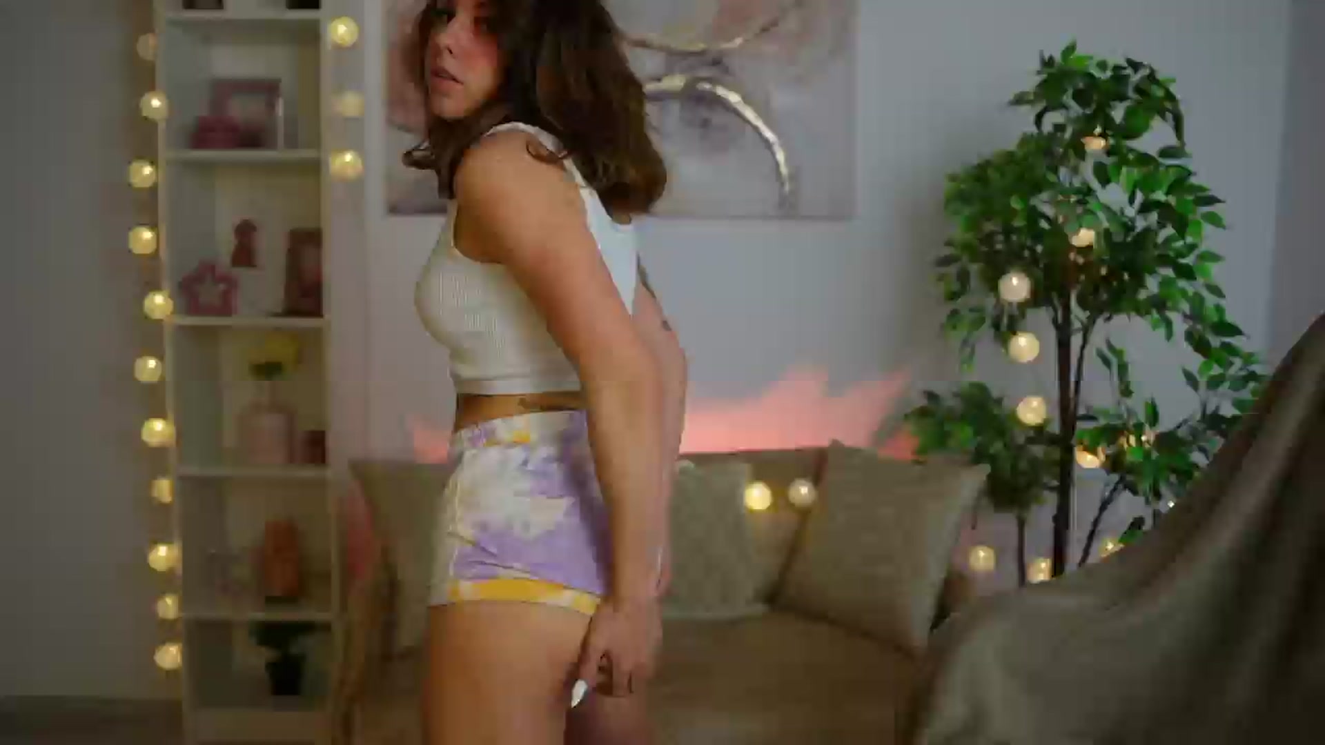 Gallery image thumbnail from Alyssa_Hall's myfreecams stream on, 12/20/2024, 17:47 image 1 of 20