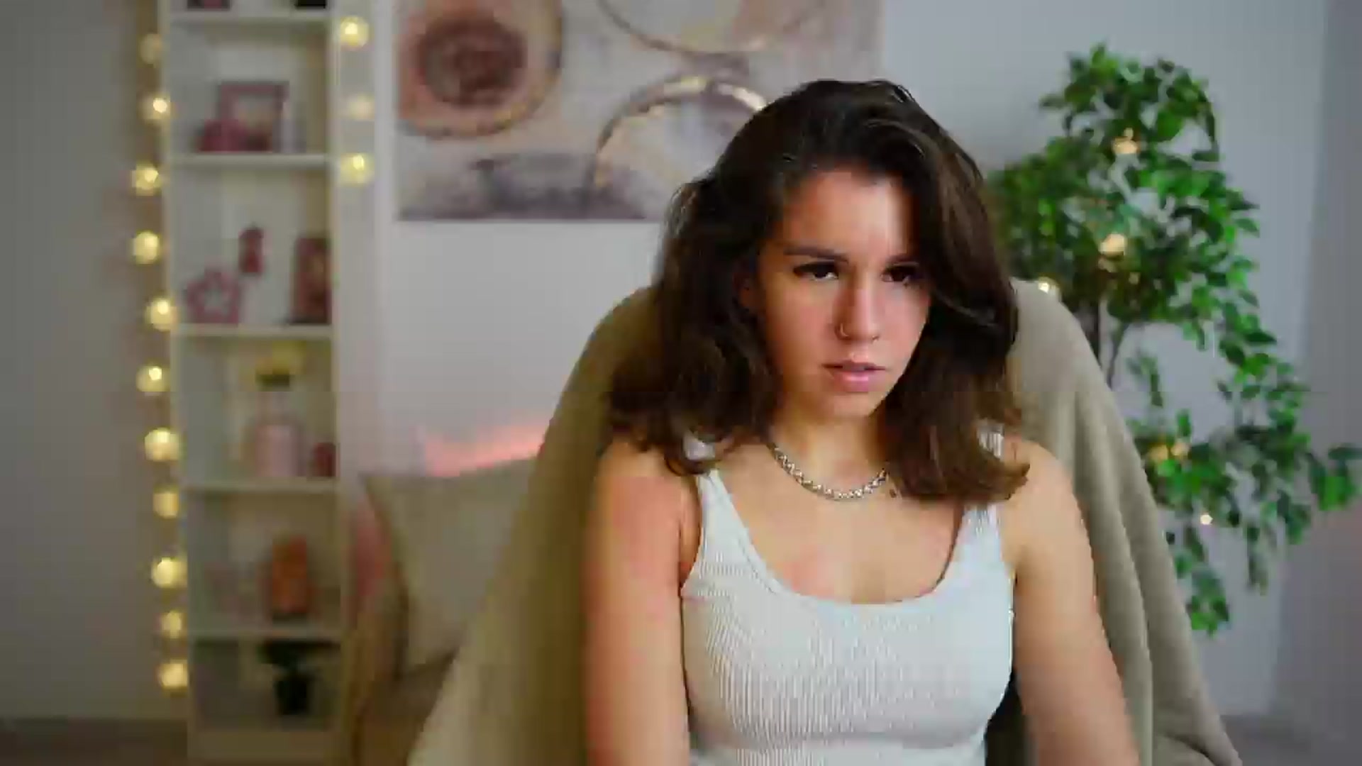 Gallery image thumbnail from Alyssa_Hall's myfreecams stream on, 12/20/2024, 17:47 image 15 of 20