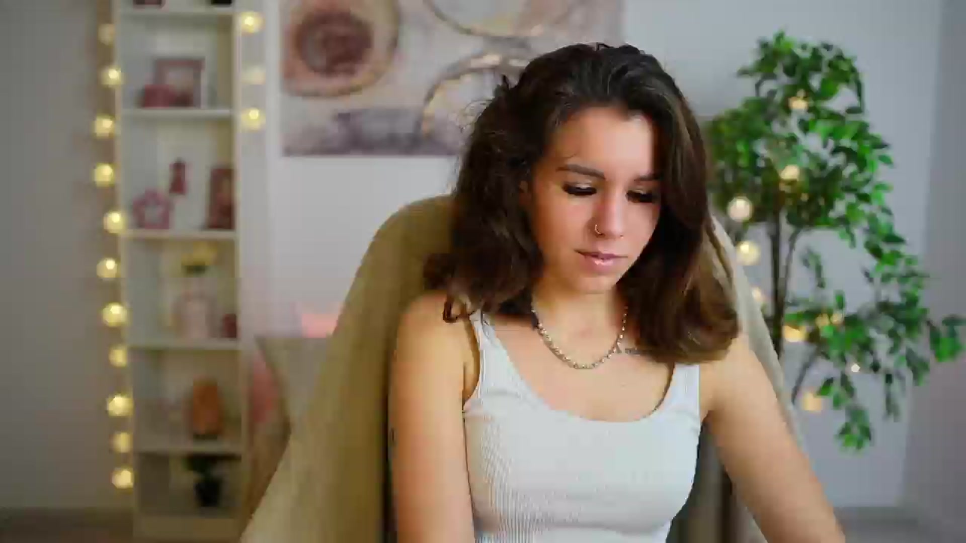 Gallery image thumbnail from Alyssa_Hall's myfreecams stream on, 12/20/2024, 17:47 image 9 of 20