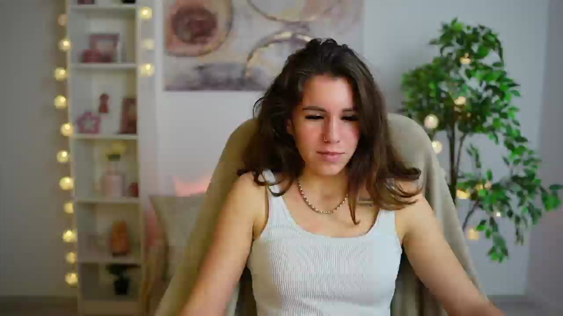 Gallery image thumbnail from Alyssa_Hall's myfreecams stream on, 12/20/2024, 17:47 image 7 of 20