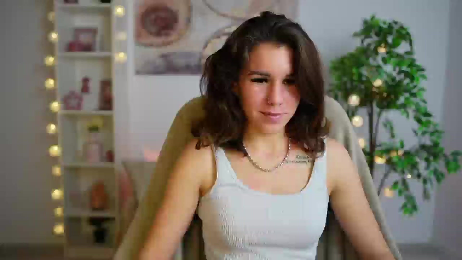 Gallery image thumbnail from Alyssa_Hall's myfreecams stream on, 12/20/2024, 17:47 image 8 of 20