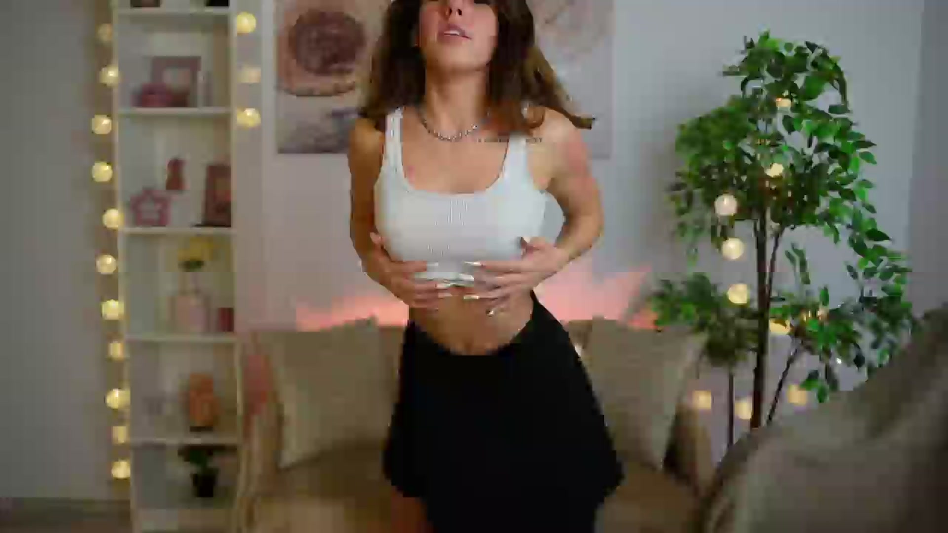 Gallery image thumbnail from Alyssa_Hall's myfreecams stream on, 12/20/2024, 18:56 image 17 of 20