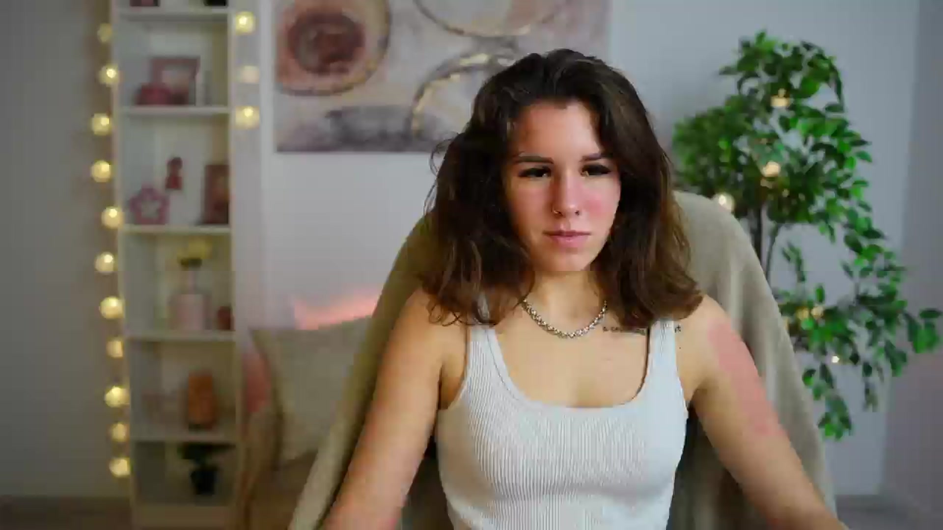 Gallery image thumbnail from Alyssa_Hall's myfreecams stream on, 12/20/2024, 18:56 image 11 of 20