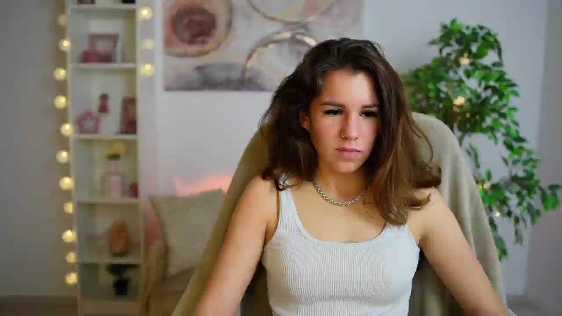 Gallery image thumbnail from Alyssa_Hall's myfreecams stream on, 12/20/2024, 18:56 image 5 of 20