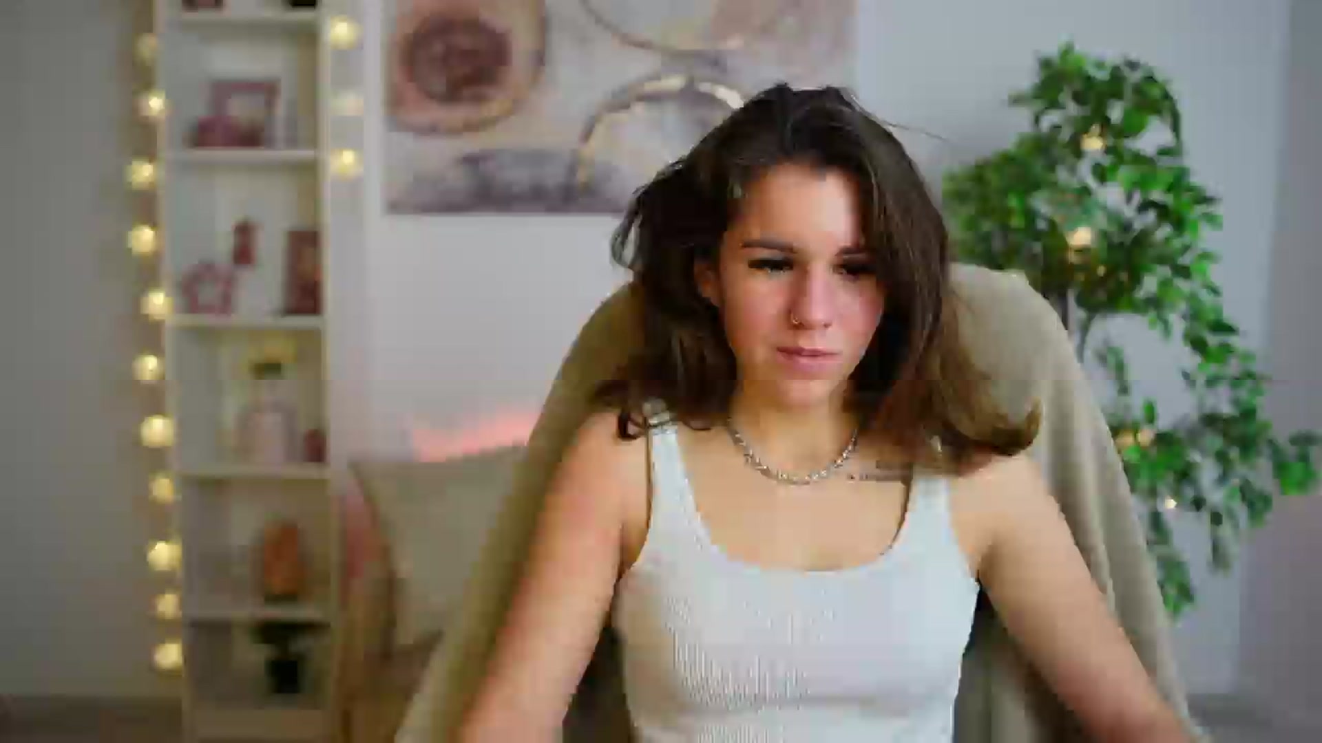 Gallery image thumbnail from Alyssa_Hall's myfreecams stream on, 12/20/2024, 18:56 image 2 of 20
