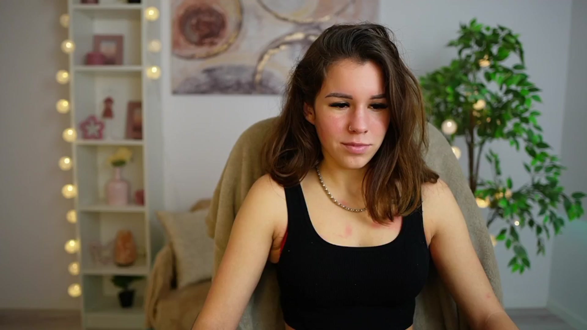 Gallery image thumbnail from Alyssa_Hall's myfreecams stream on, 12/21/2024, 14:07 image 1 of 20