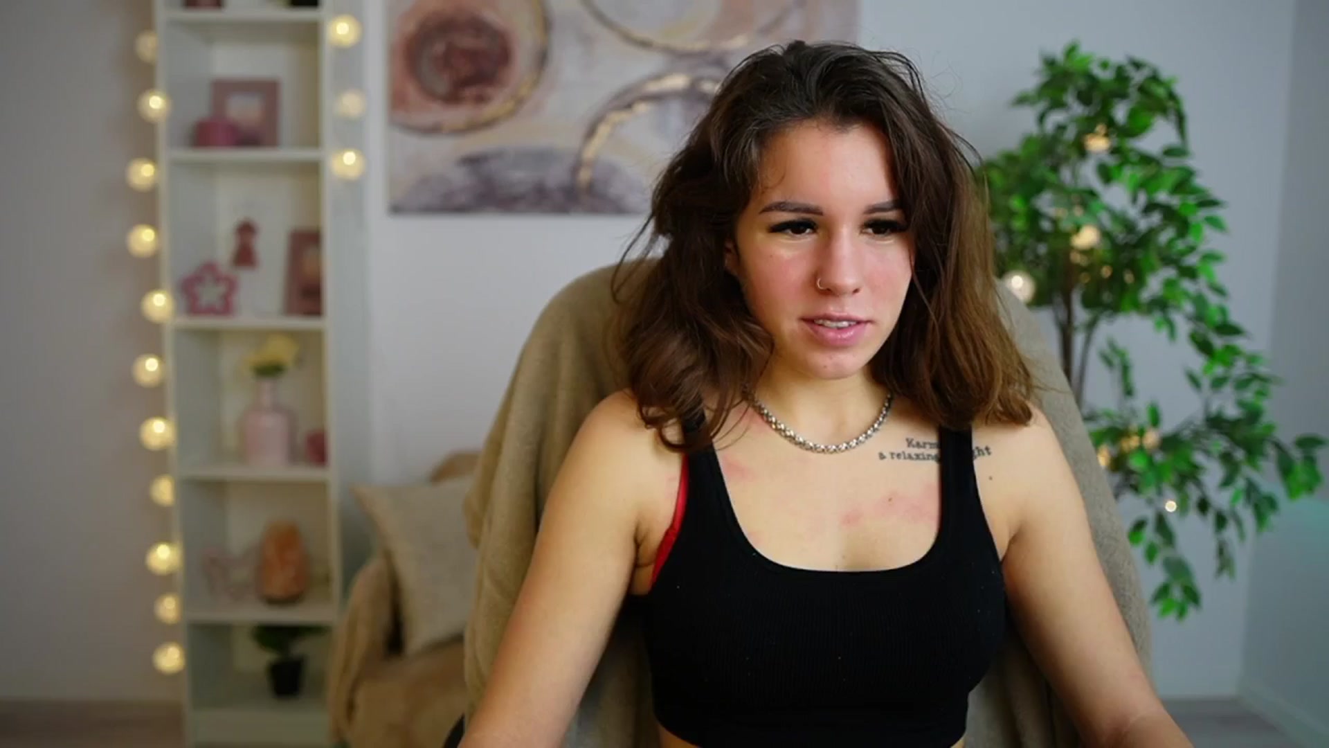 Gallery image thumbnail from Alyssa_Hall's myfreecams stream on, 12/21/2024, 14:07 image 4 of 20