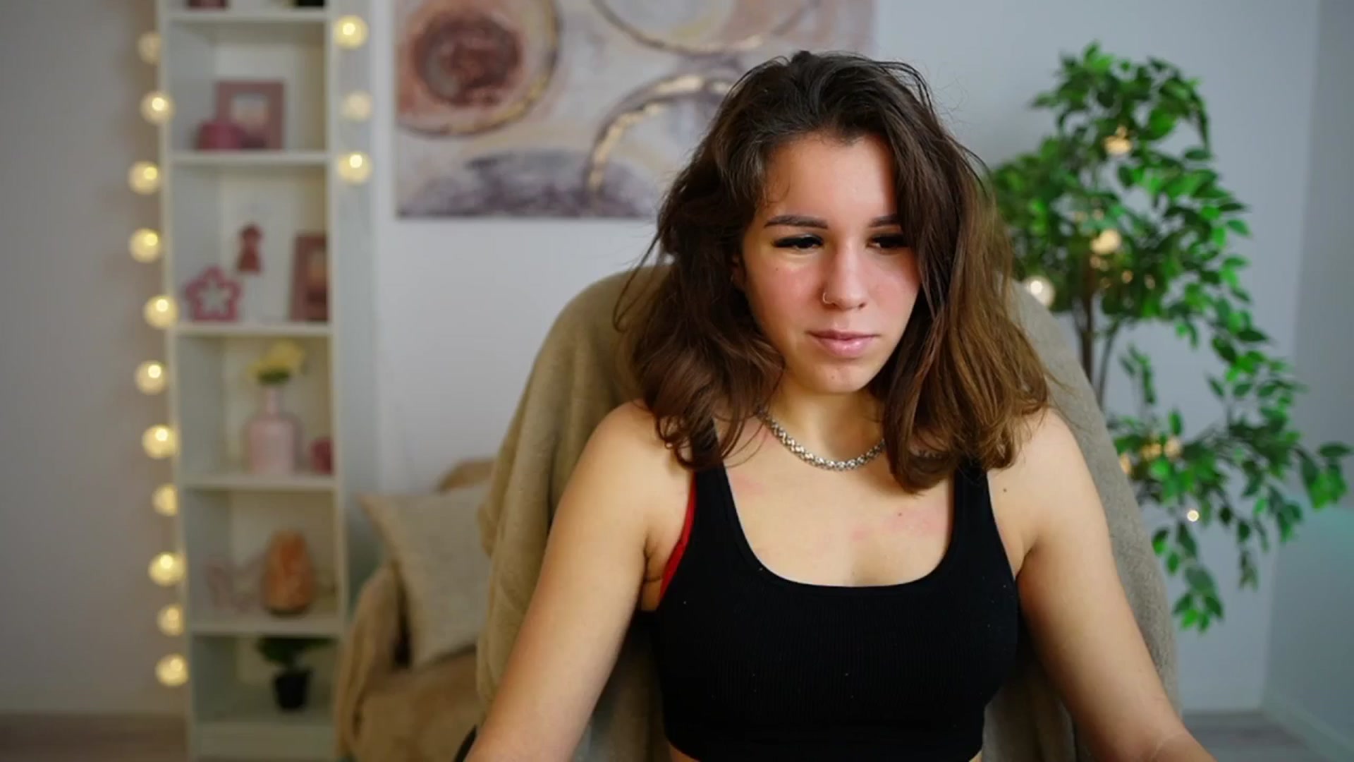 Gallery image thumbnail from Alyssa_Hall's myfreecams stream on, 12/21/2024, 14:07 image 5 of 20