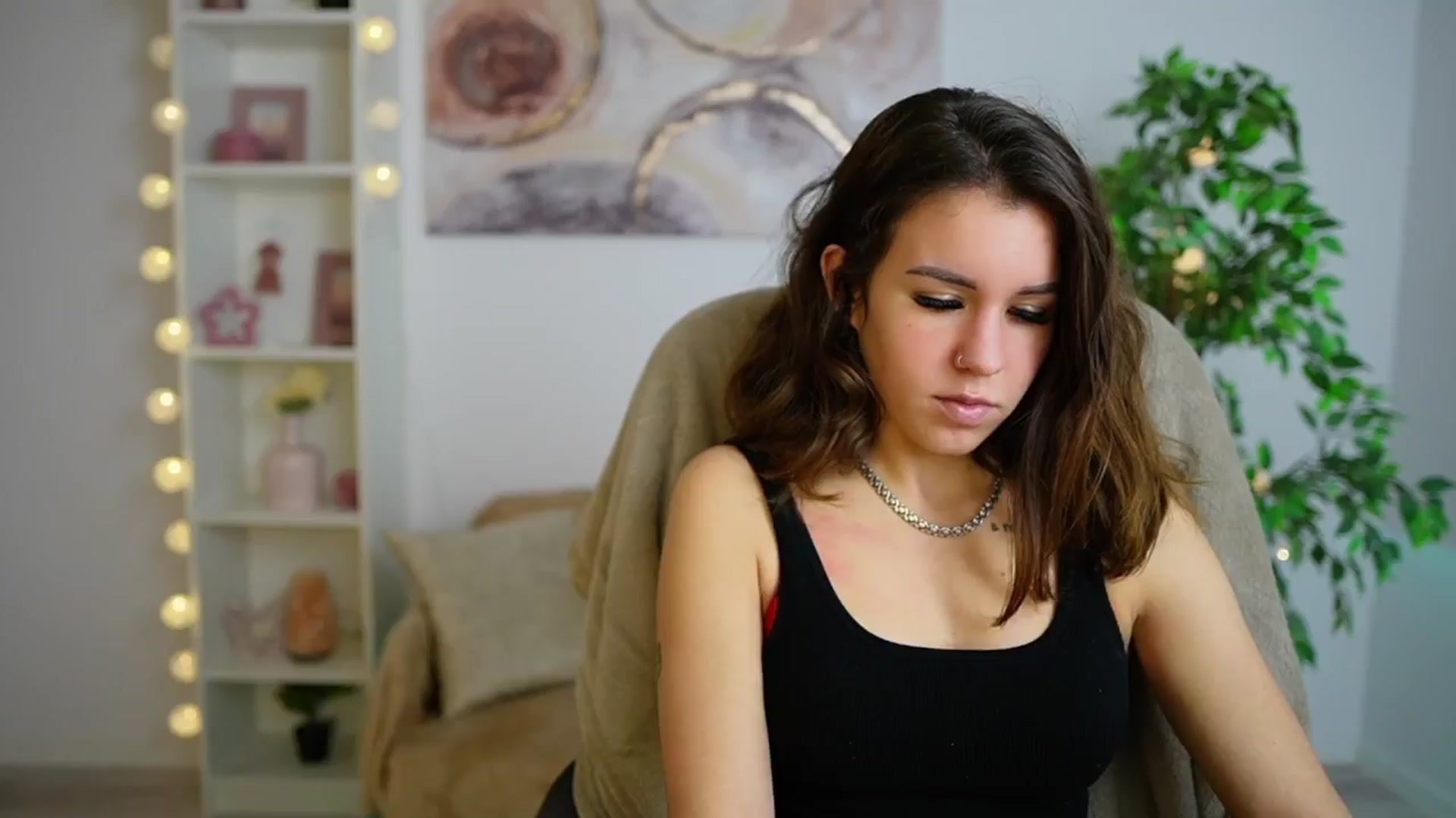 Gallery image thumbnail from Alyssa_Hall's myfreecams stream on, 12/21/2024, 14:07 image 15 of 20