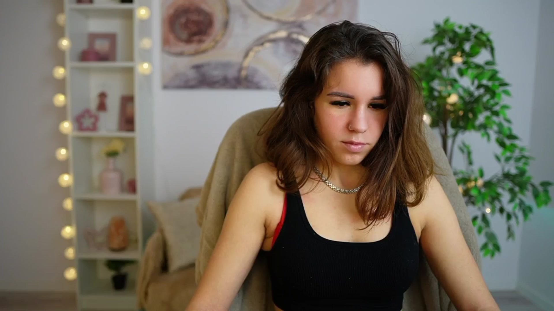 Gallery image thumbnail from Alyssa_Hall's myfreecams stream on, 12/21/2024, 14:07 image 6 of 20