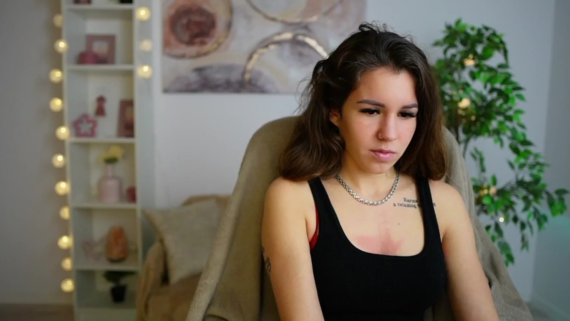 Gallery image thumbnail from Alyssa_Hall's myfreecams stream on, 12/21/2024, 15:53 image 1 of 20