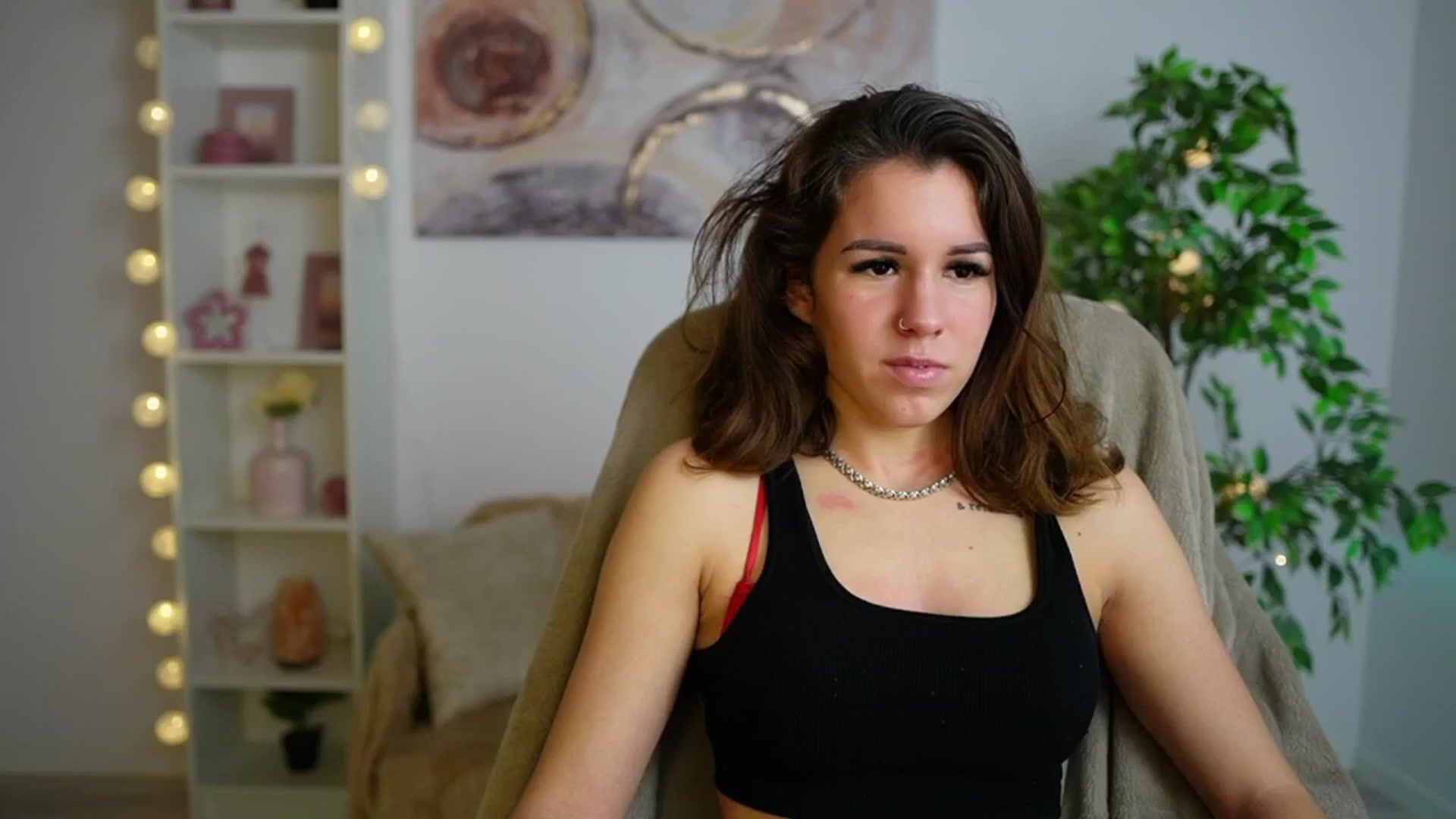 Gallery image thumbnail from Alyssa_Hall's myfreecams stream on, 12/21/2024, 15:53 image 16 of 20