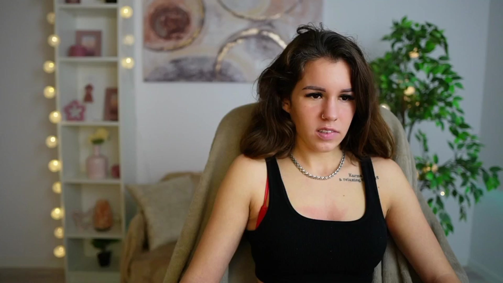 Gallery image thumbnail from Alyssa_Hall's myfreecams stream on, 12/21/2024, 15:53 image 7 of 20