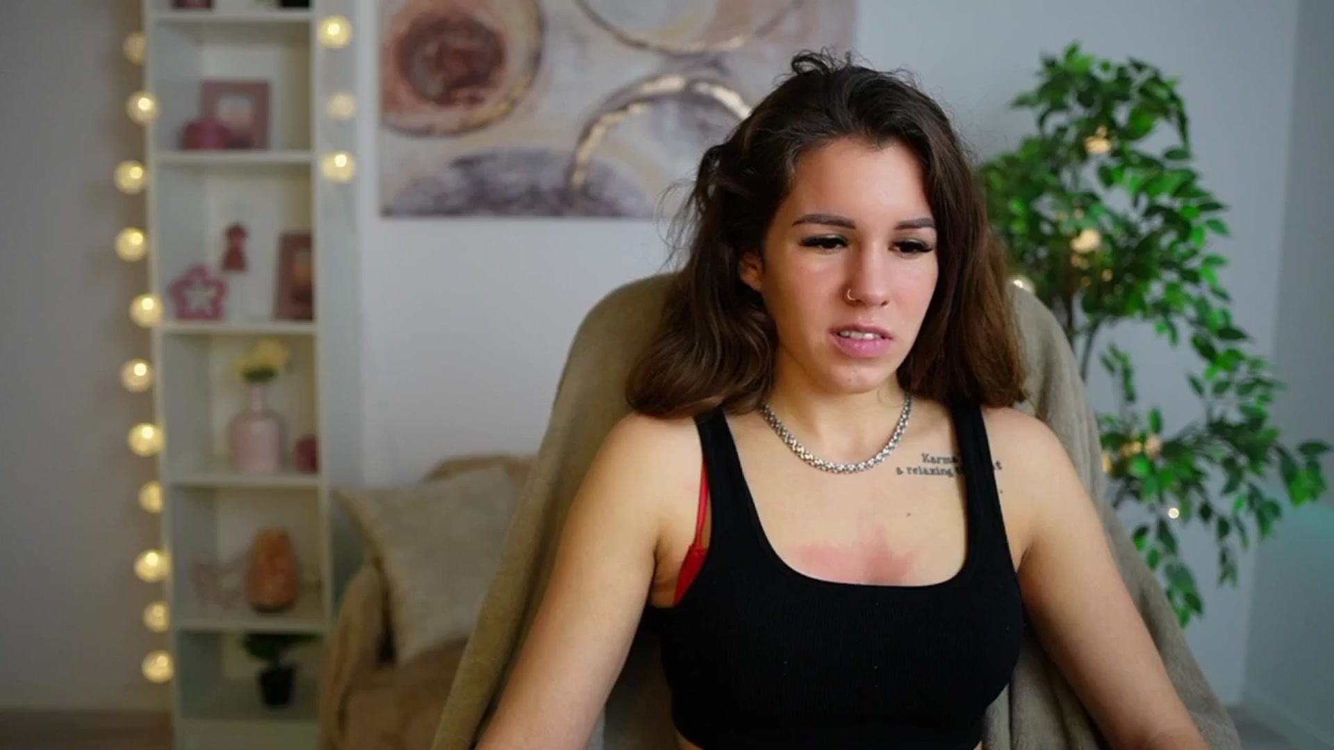 Gallery image thumbnail from Alyssa_Hall's myfreecams stream on, 12/21/2024, 15:53 image 2 of 20