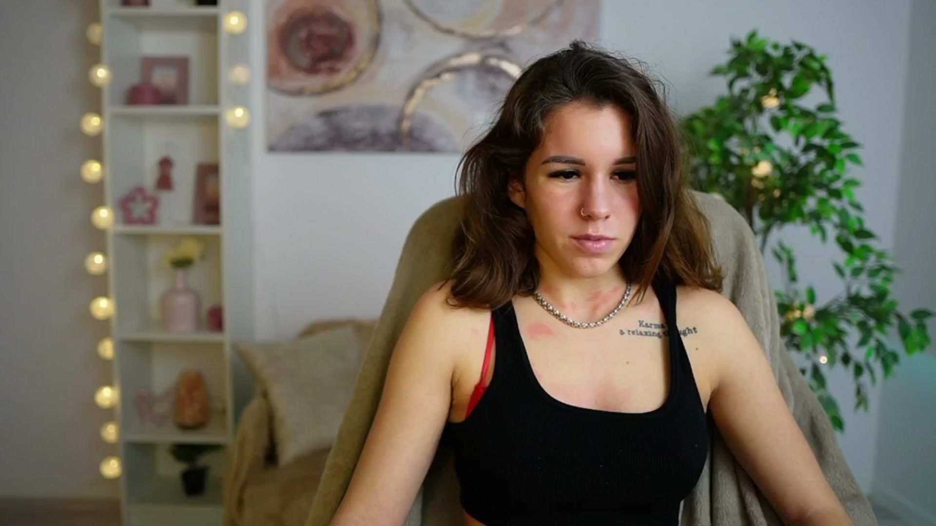 Gallery image thumbnail from Alyssa_Hall's myfreecams stream on, 12/21/2024, 15:53 image 13 of 20