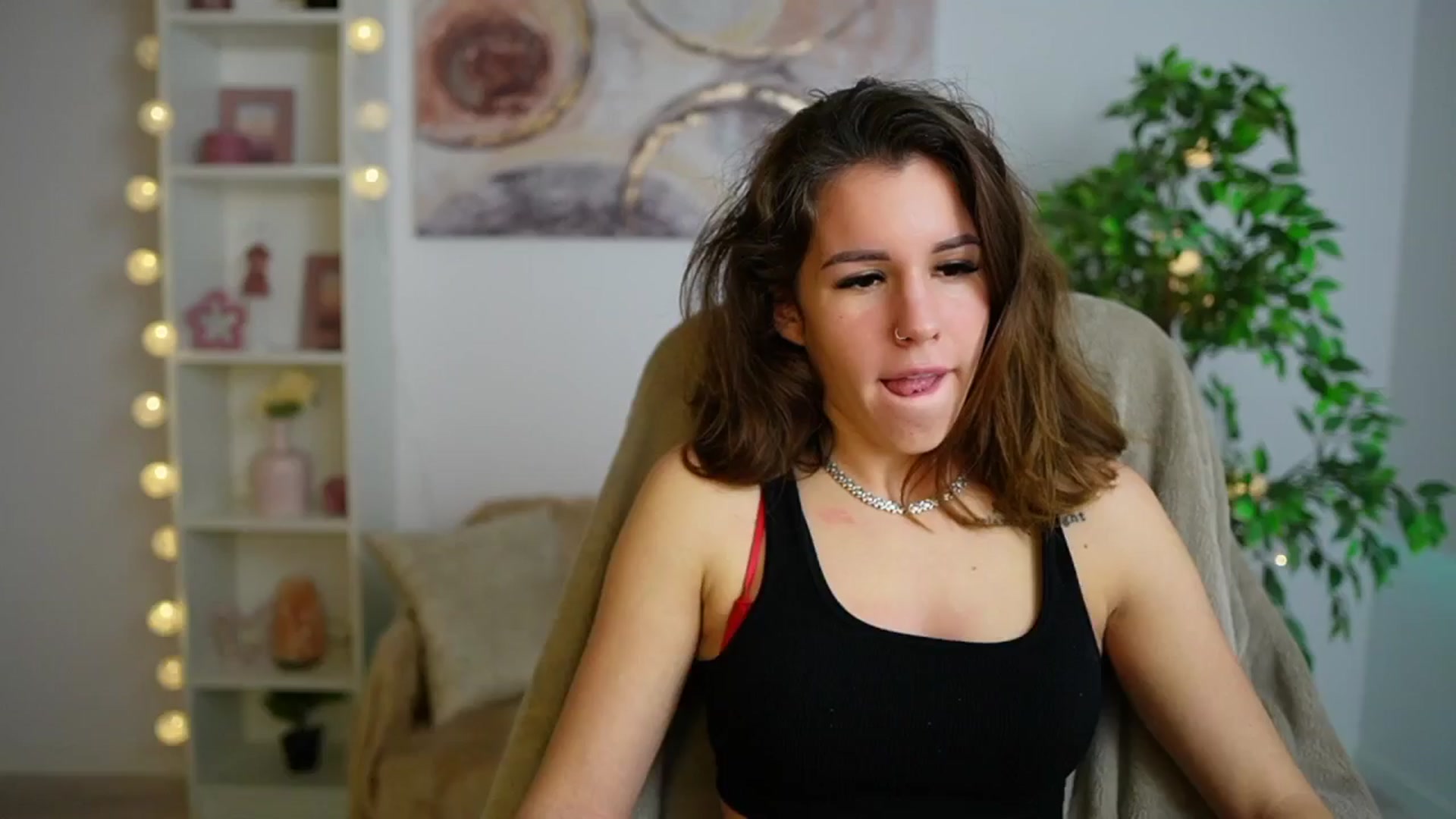 Gallery image thumbnail from Alyssa_Hall's myfreecams stream on, 12/21/2024, 15:53 image 18 of 20