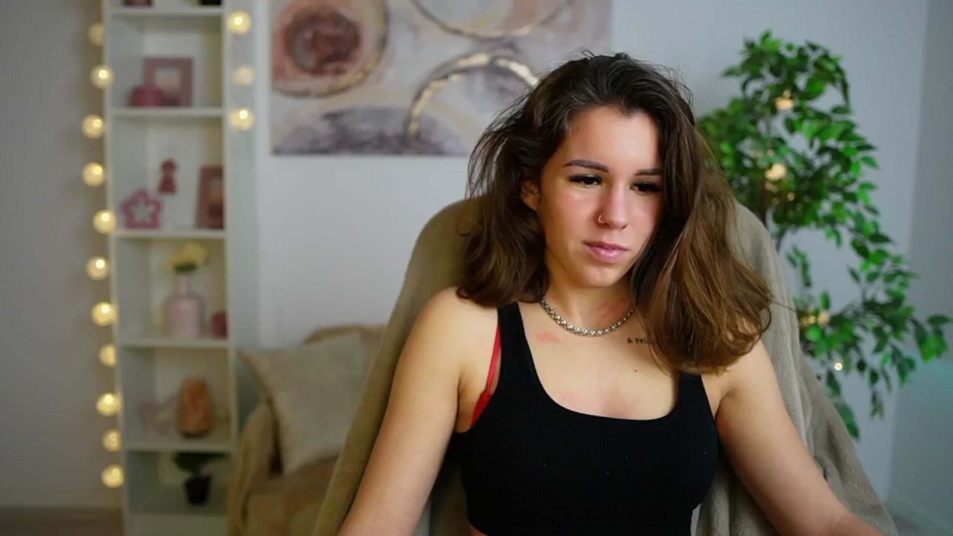 Gallery image thumbnail from Alyssa_Hall's myfreecams stream on, 12/21/2024, 15:53 image 17 of 20