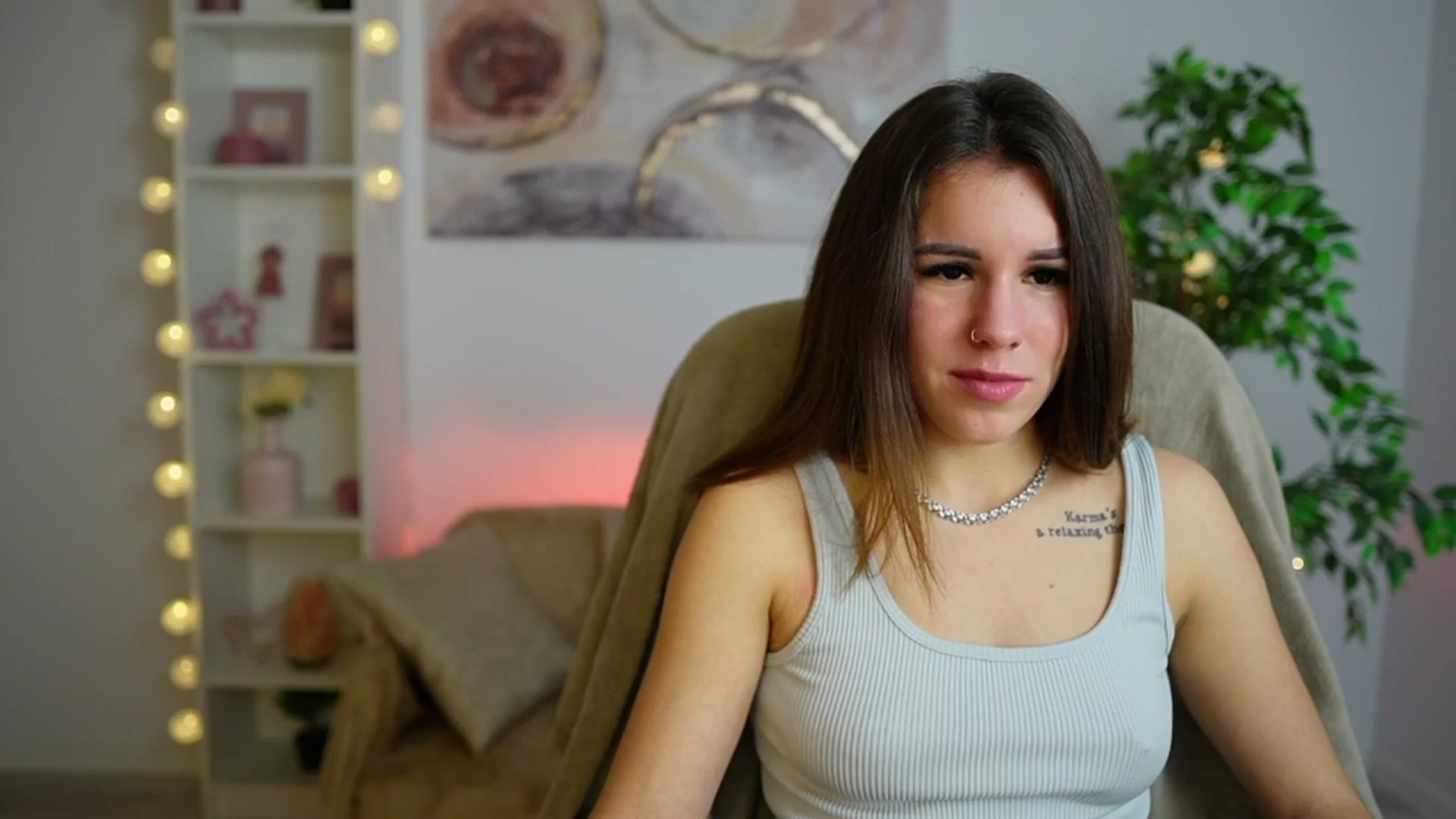 Gallery image thumbnail from Alyssa_Hall's myfreecams stream on, 12/23/2024, 15:42 image 14 of 20