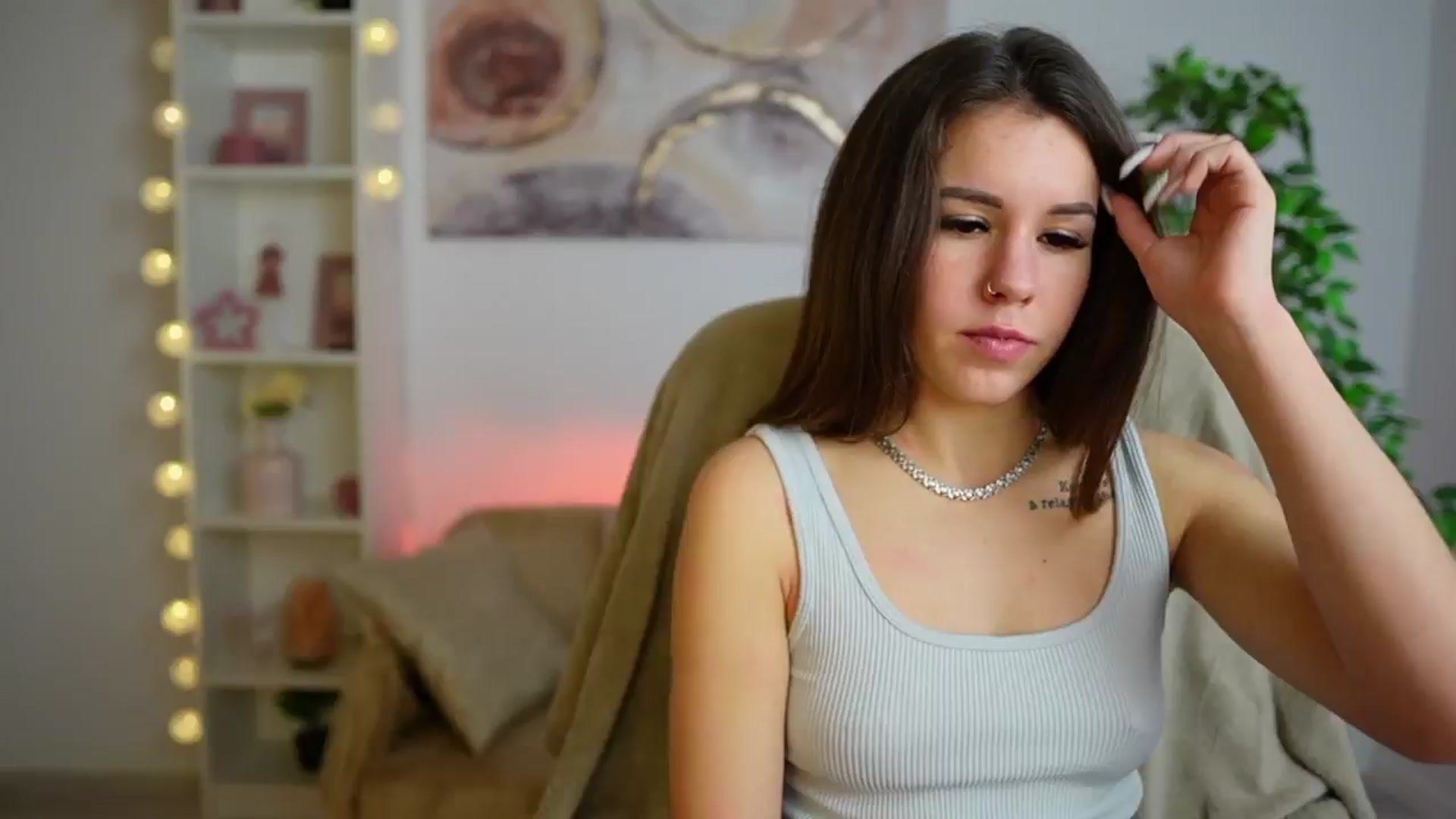 Gallery image thumbnail from Alyssa_Hall's myfreecams stream on, 12/23/2024, 15:42 image 5 of 20