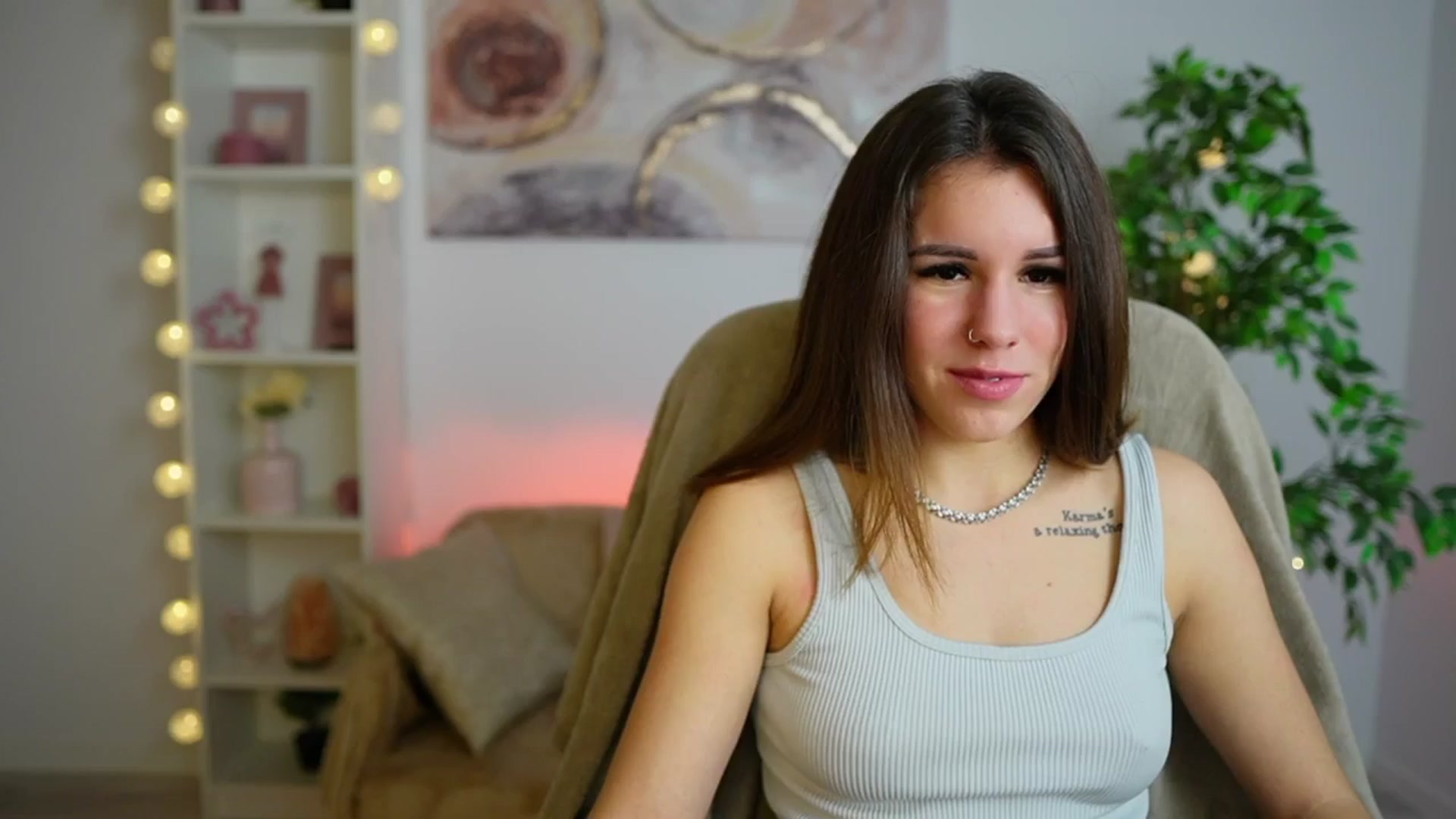 Gallery image thumbnail from Alyssa_Hall's myfreecams stream on, 12/23/2024, 15:42 image 13 of 20