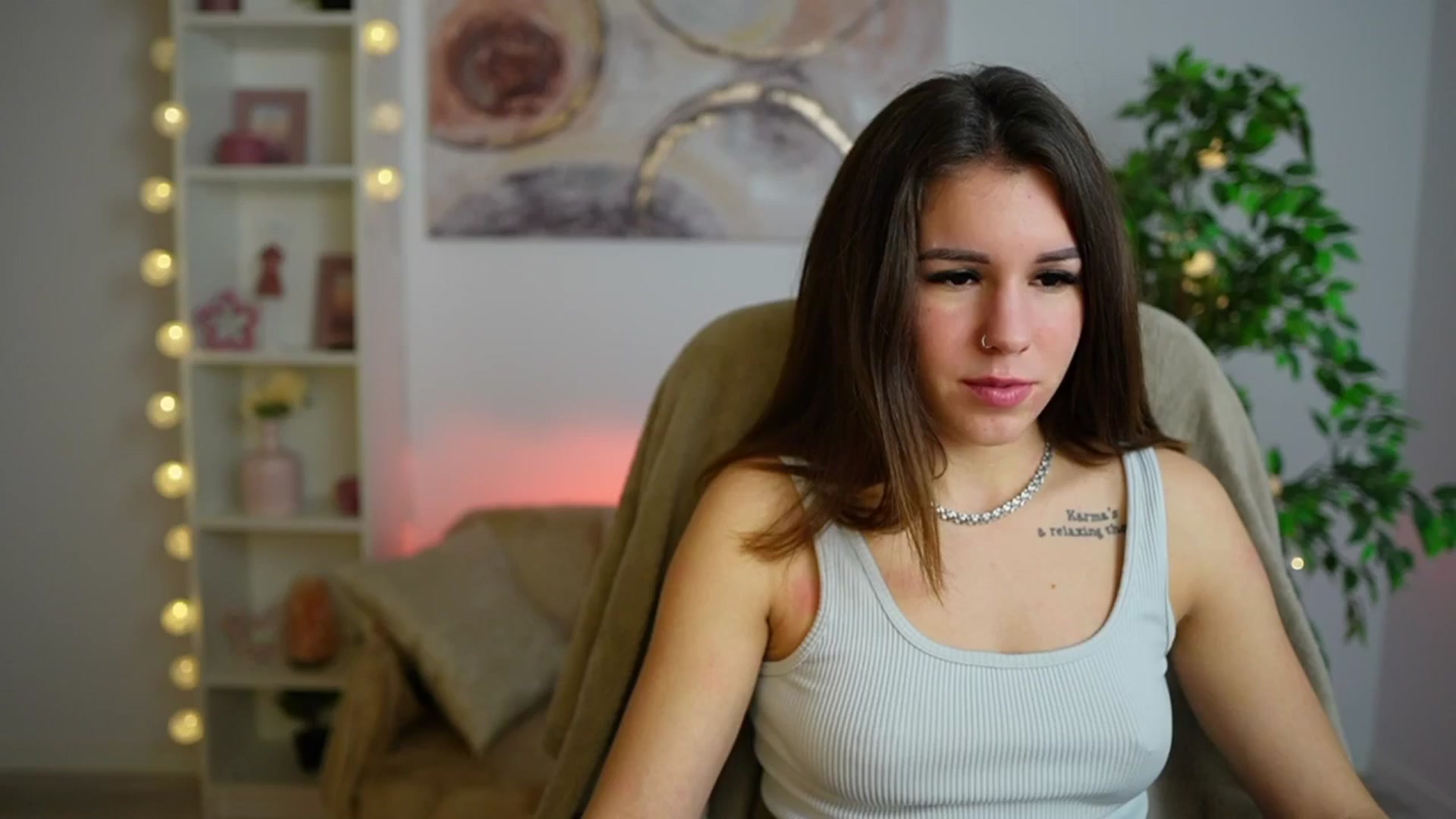 Gallery image thumbnail from Alyssa_Hall's myfreecams stream on, 12/23/2024, 15:42 image 8 of 20