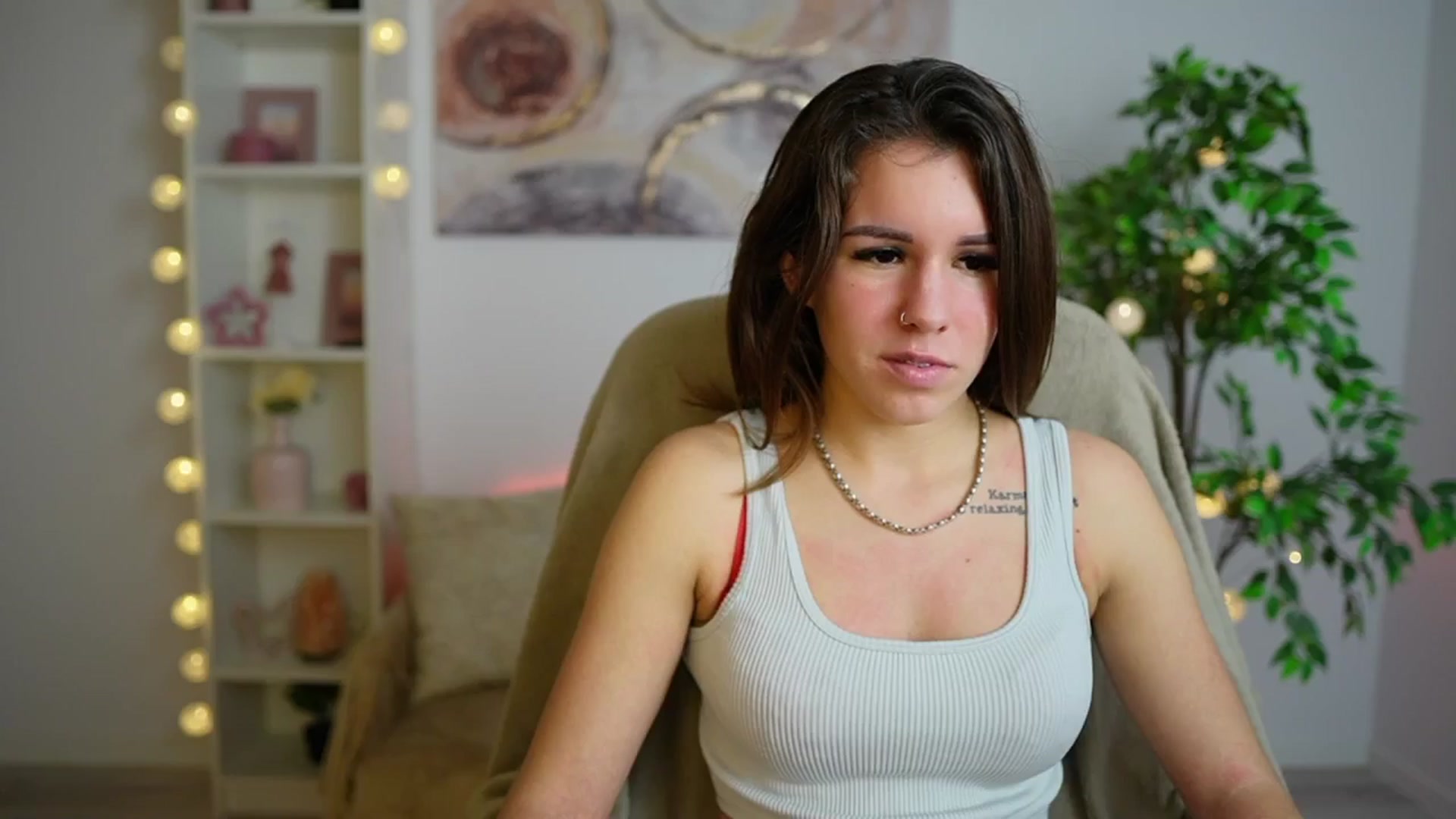 Gallery image thumbnail from Alyssa_Hall's myfreecams stream on, 12/25/2024, 15:16 image 9 of 20