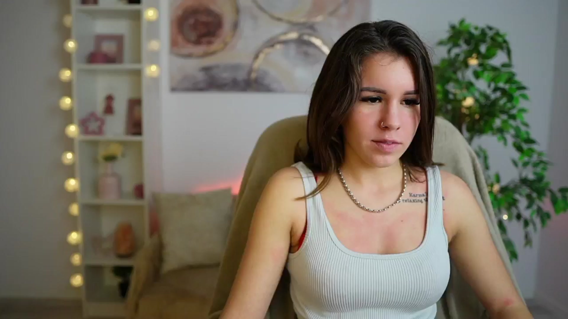 Gallery image thumbnail from Alyssa_Hall's myfreecams stream on, 12/25/2024, 15:16 image 4 of 20